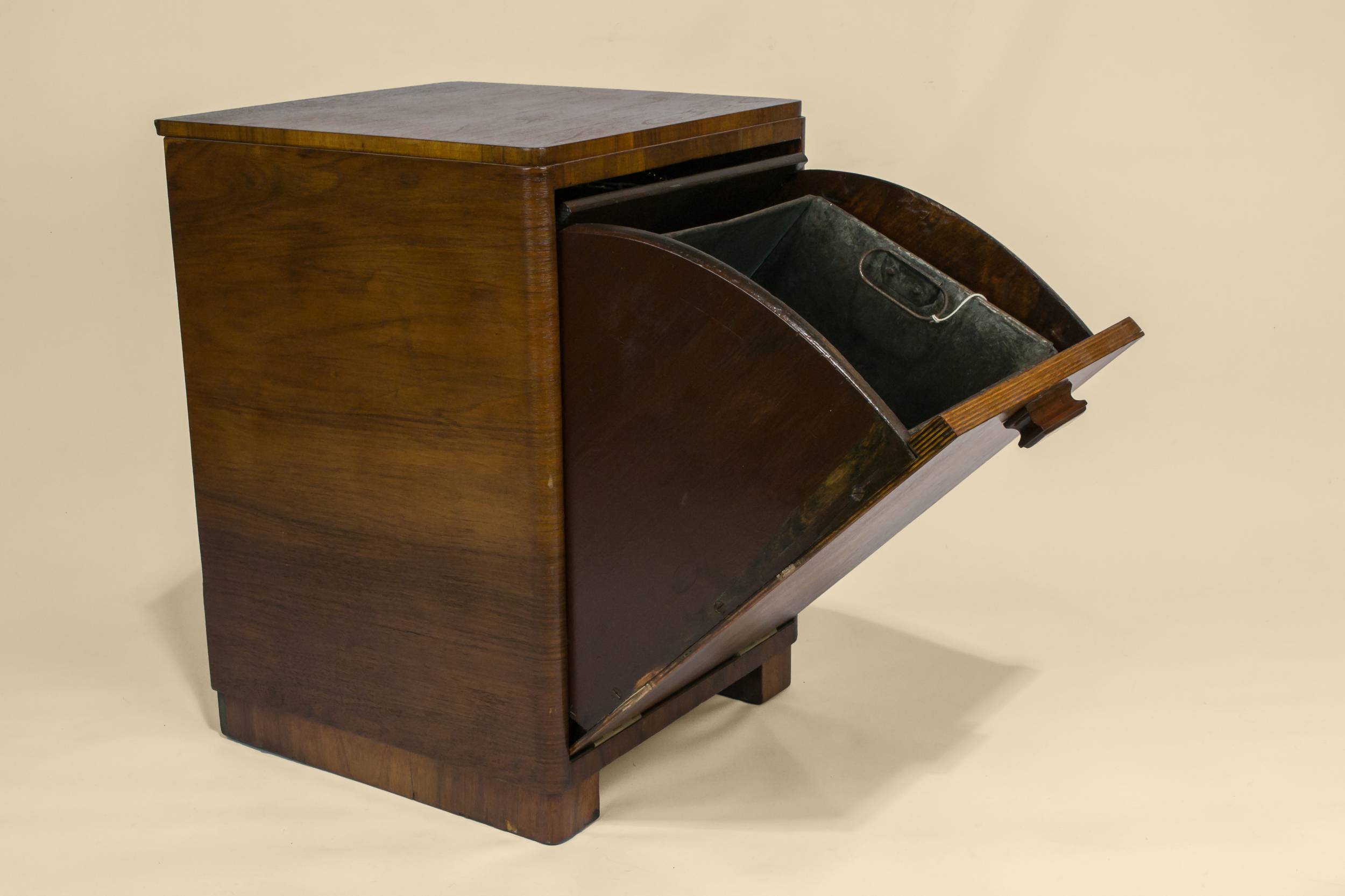 Art Deco Slick — Art Deco firplace bucket 1