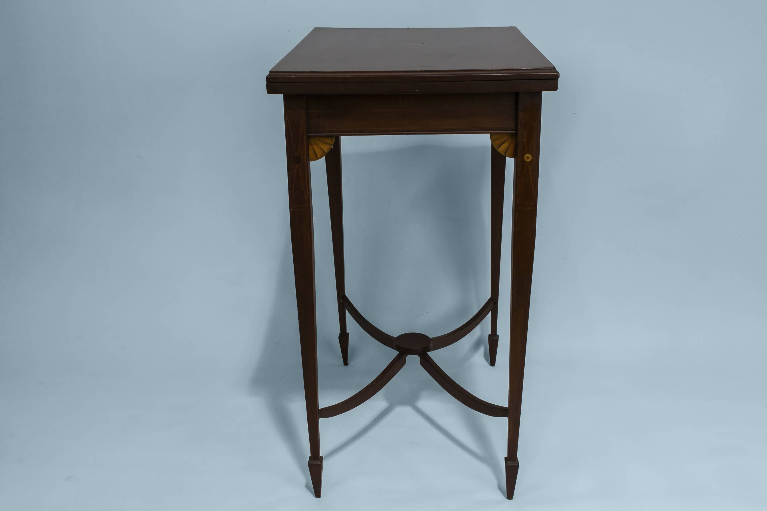 Antique Elegant Minimalist — Folding games table 9