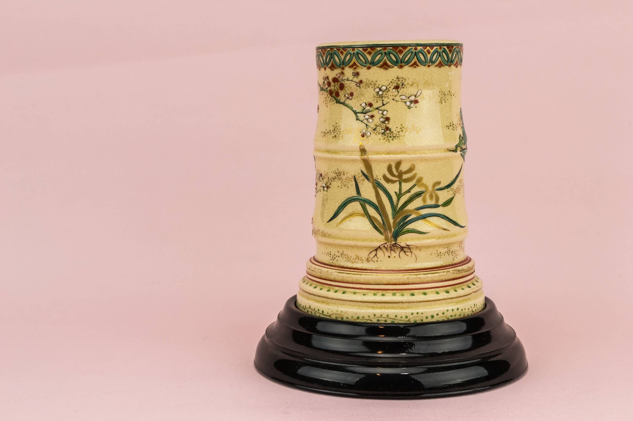 Satsuma Antique Floral — Small Satsuma vase 1