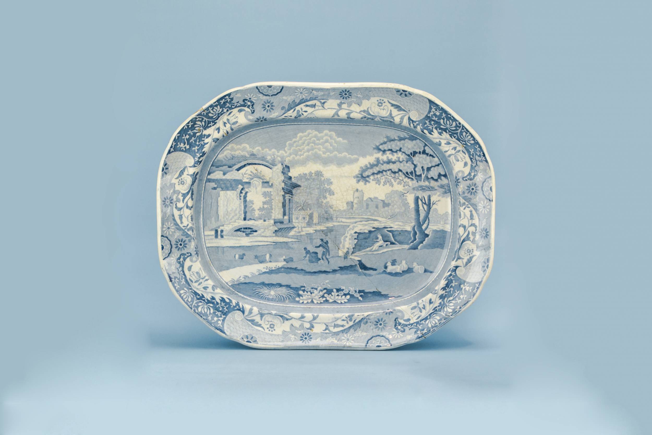 Pottery High Victorian — Landscape pottery platter