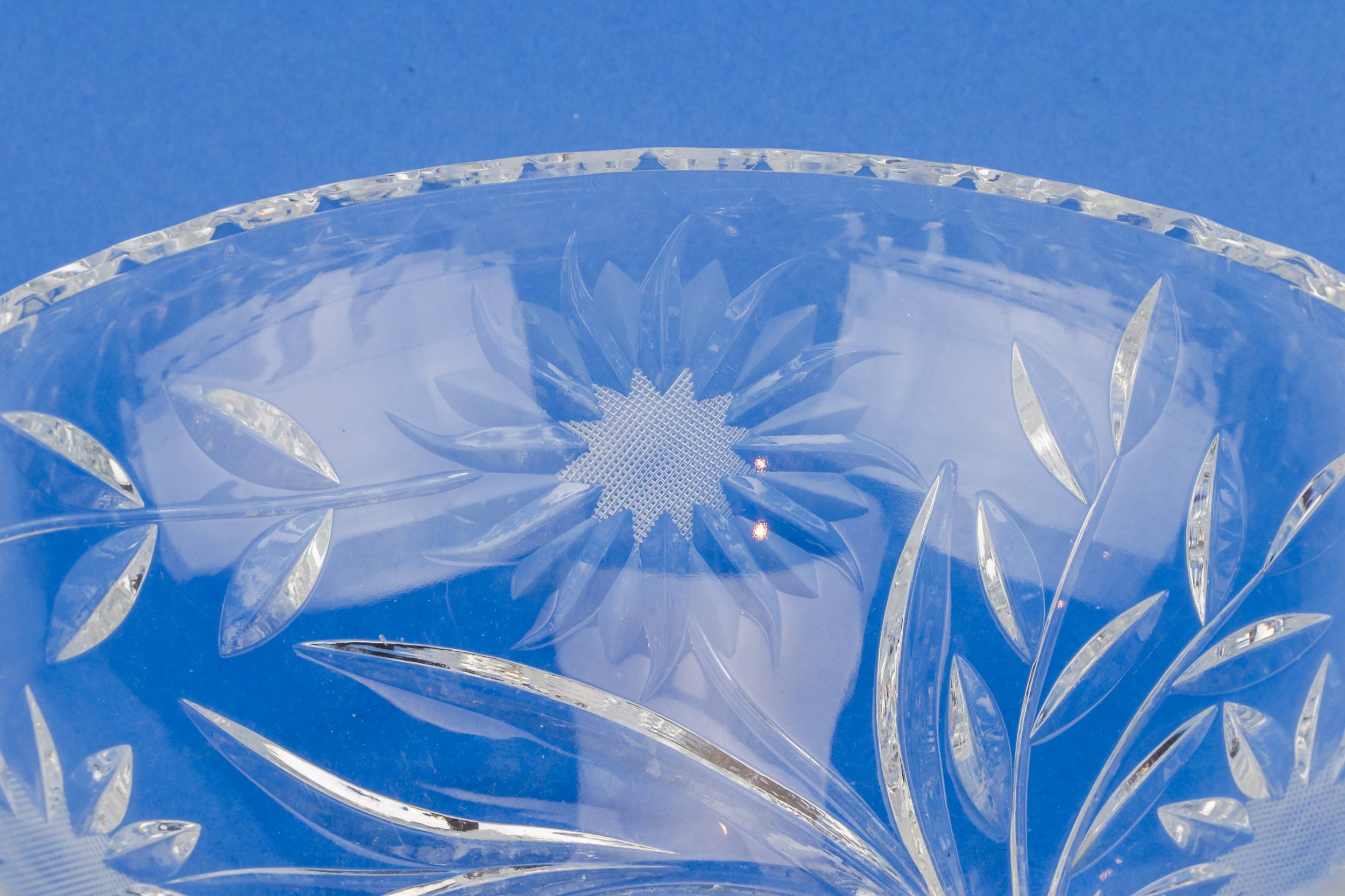 Traditional Retro Glass — Cut glass salad bowl 1