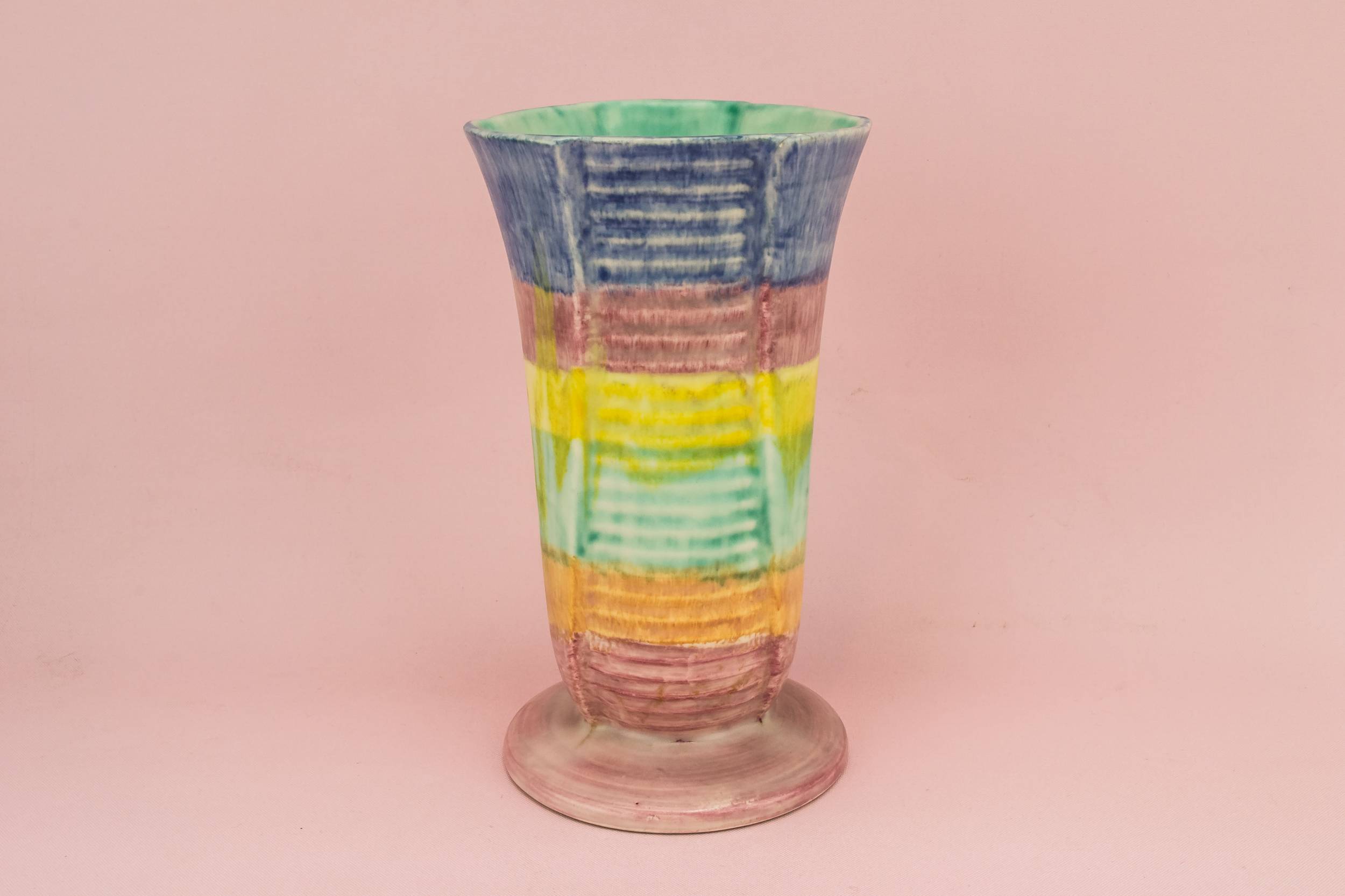 Art Deco Vintage — Art Deco flower vase 1