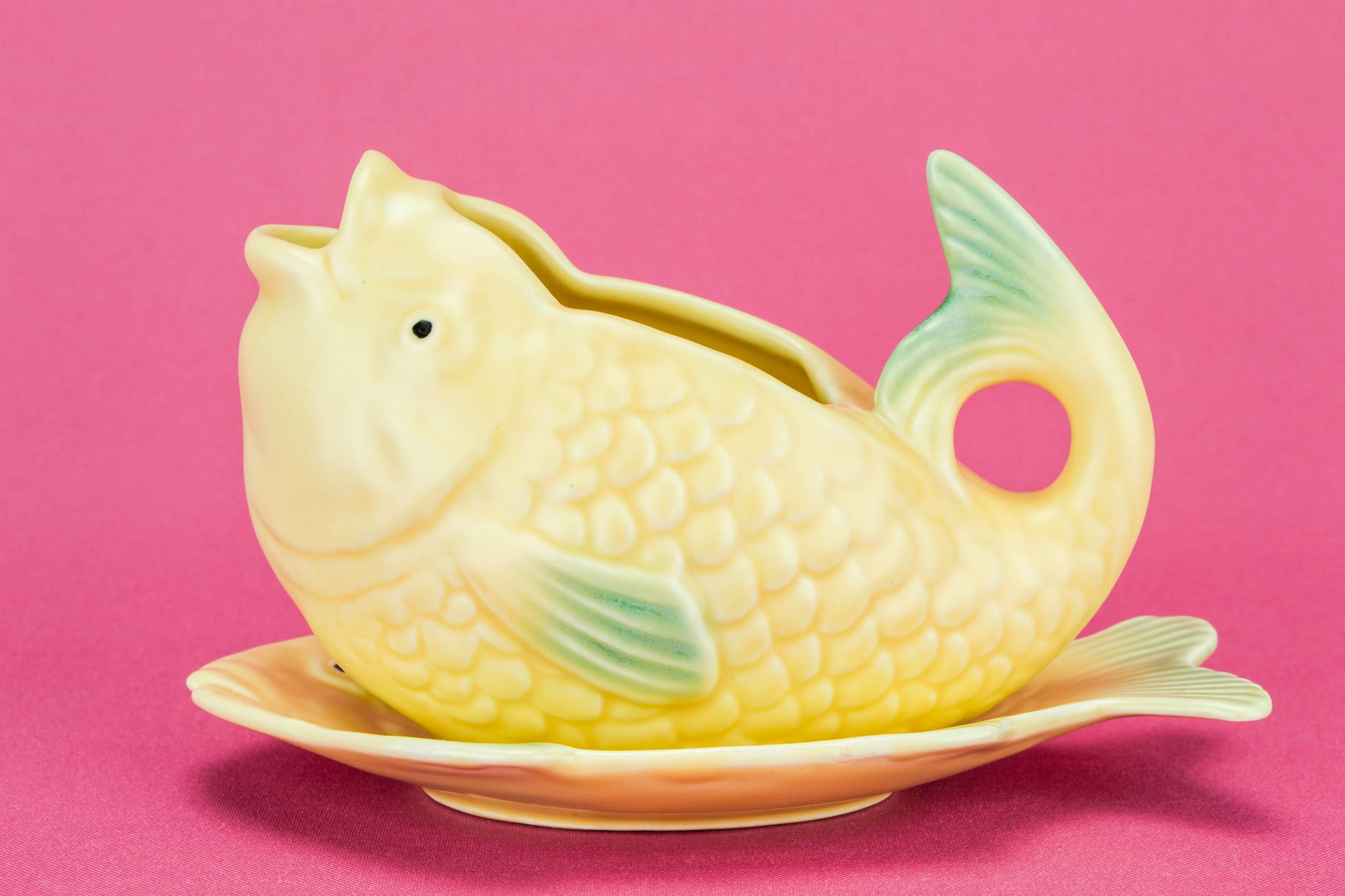 Small Ceramic Shorter — Fish shaped gravy boat 2