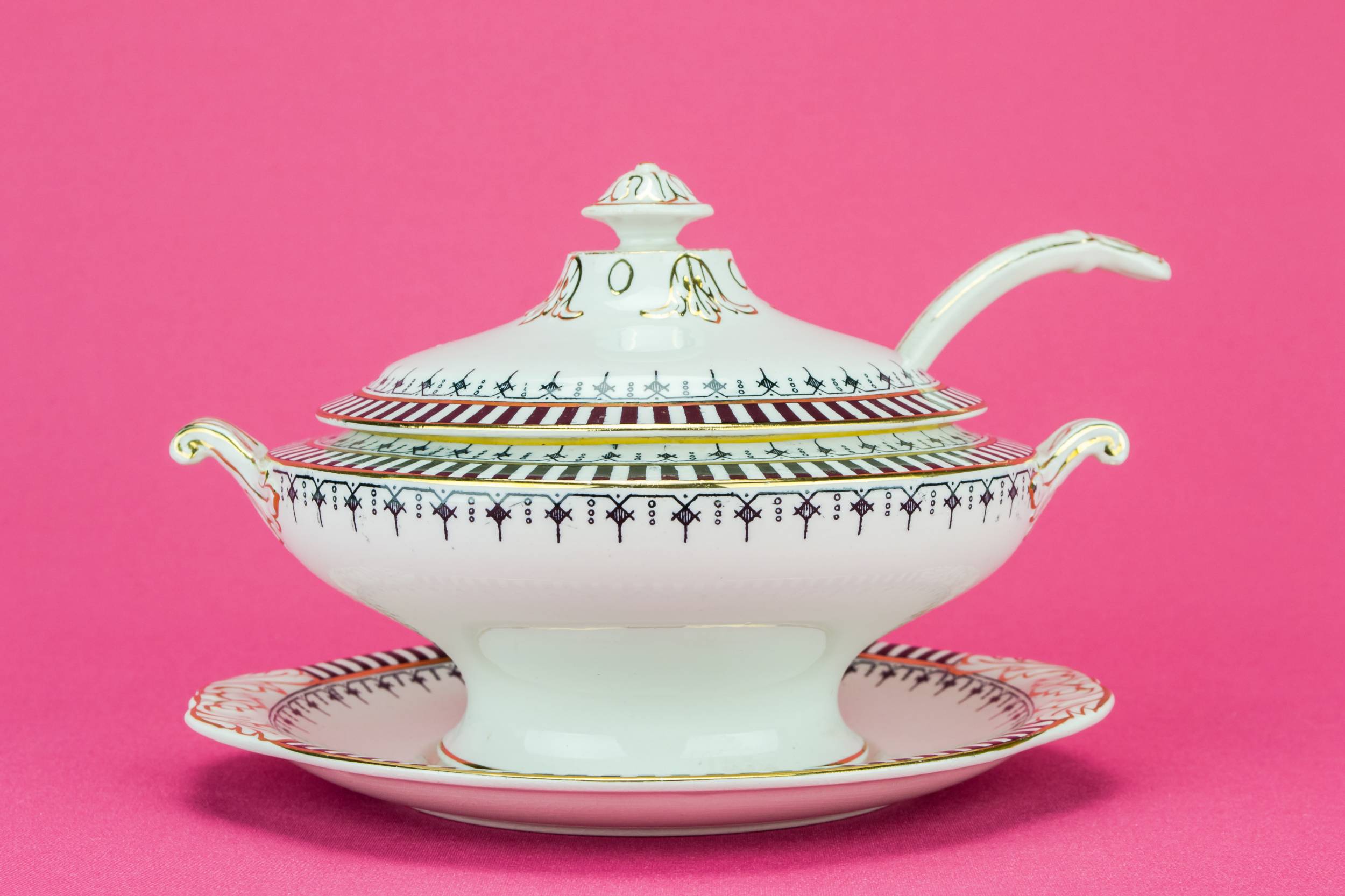 Spectacular Antique Geometric — Gravy tureen and ladle 4