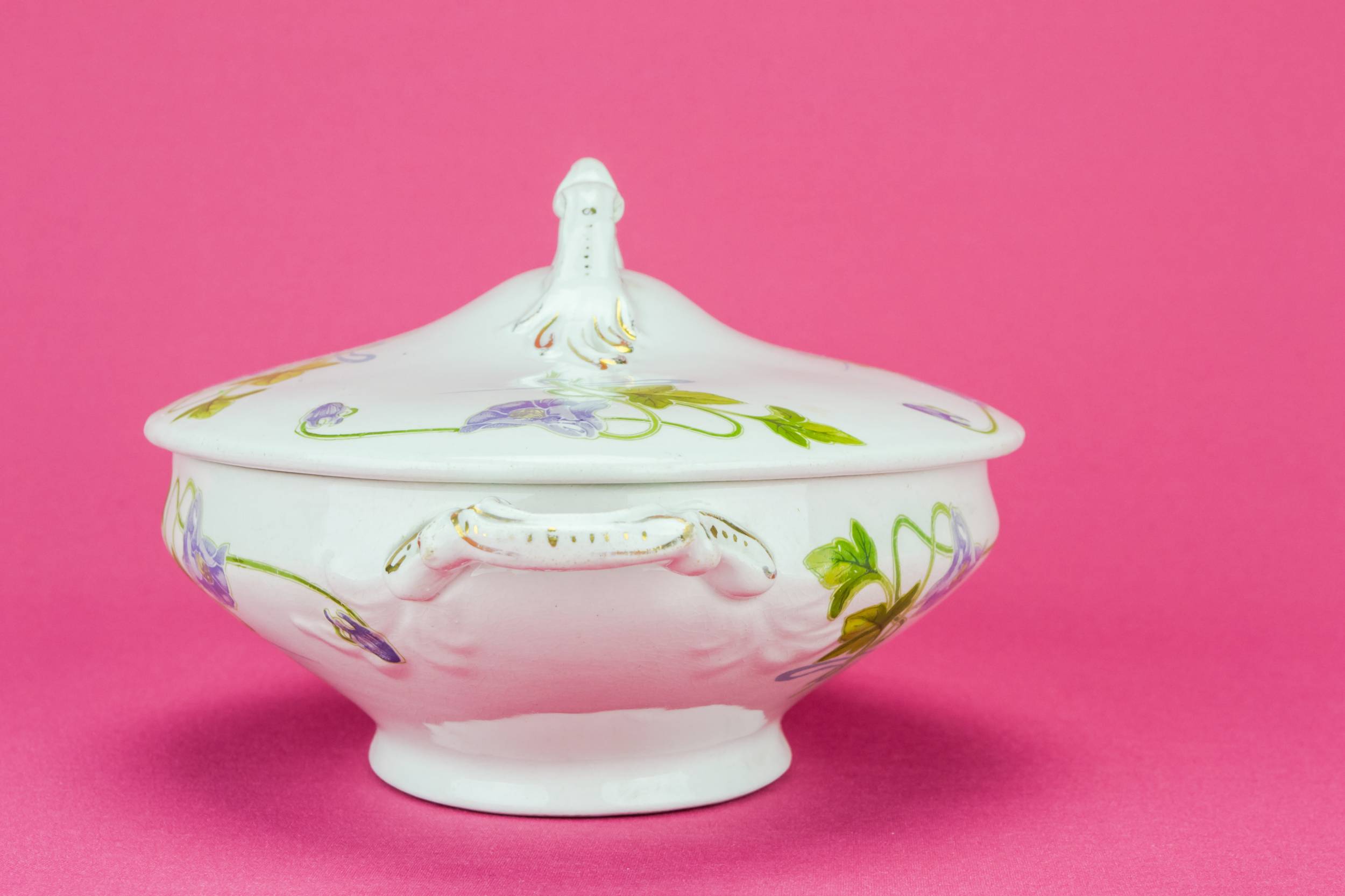 Ceramic Art Nouveau — Art Nouveau tureen 3