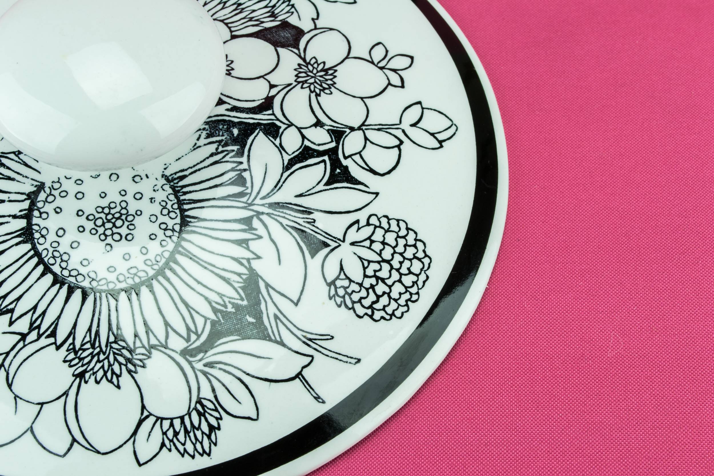 Modernist Smart Meakin — Black & white tureen 4