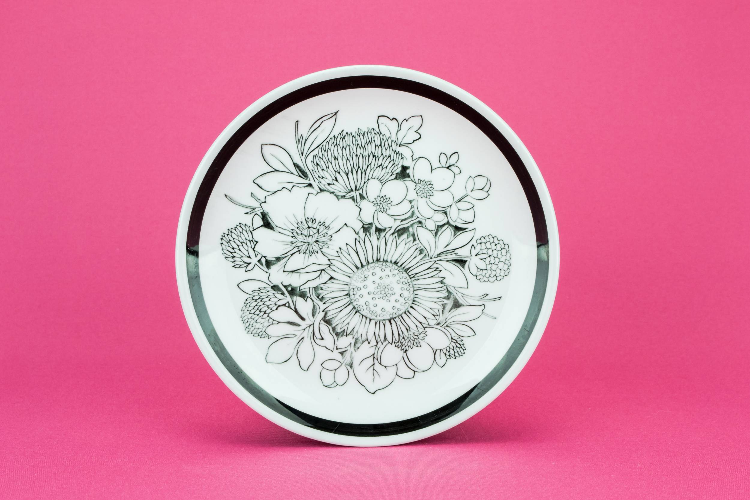 Black And White — 6 floral Samoa plates