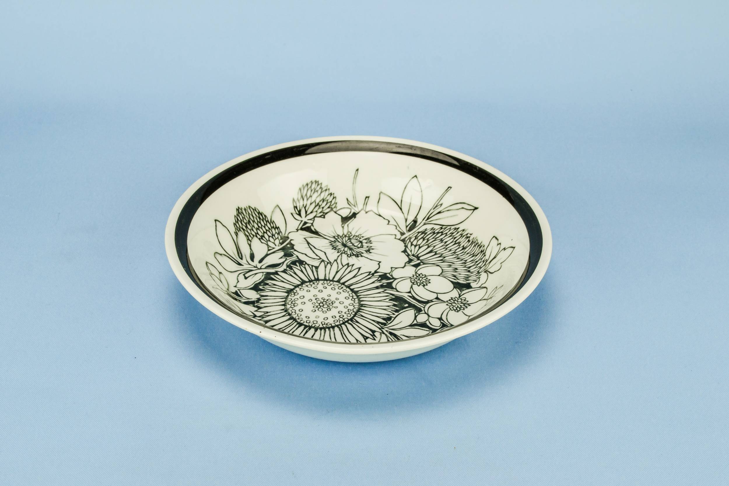 Vintage Modernist Porcelain — 2 Meakin porcelain bowls 1
