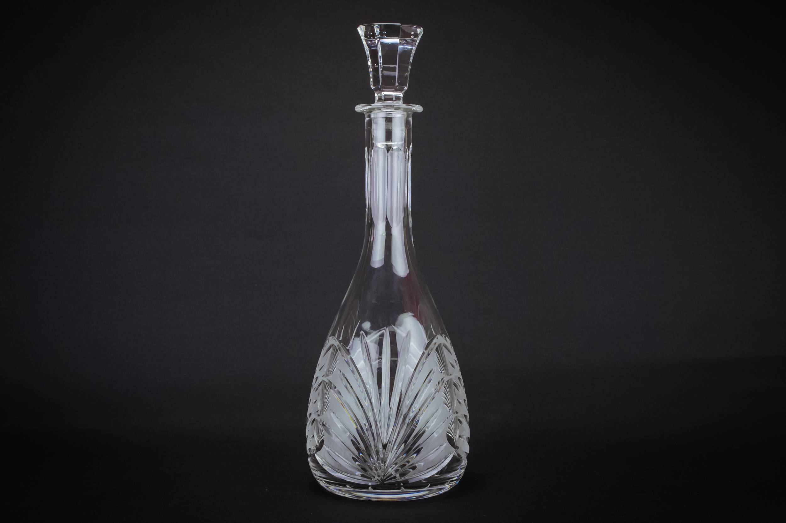Vintage Cut Glass — Tall wine decanter 1