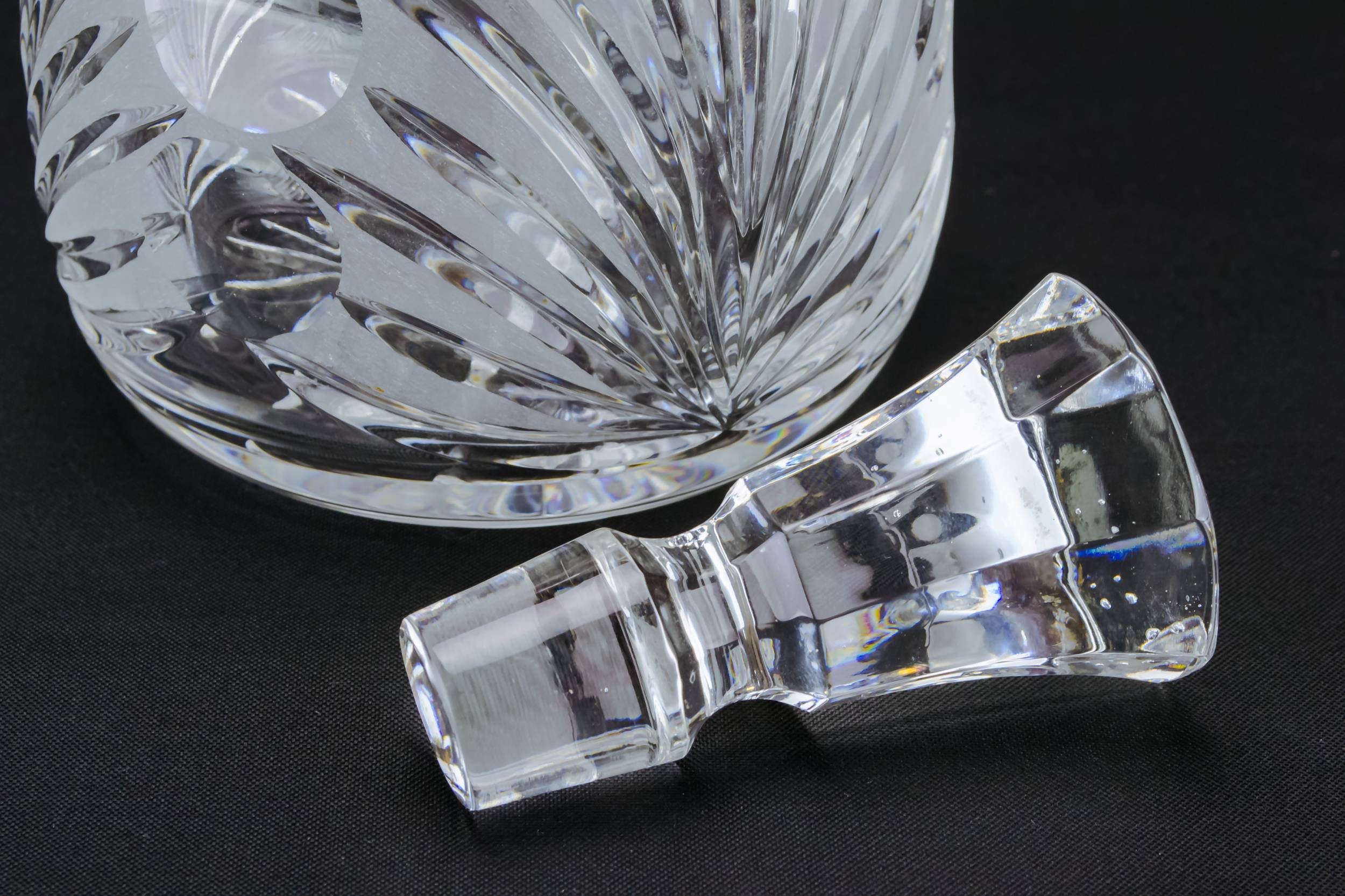 Vintage Cut Glass — Tall wine decanter 2