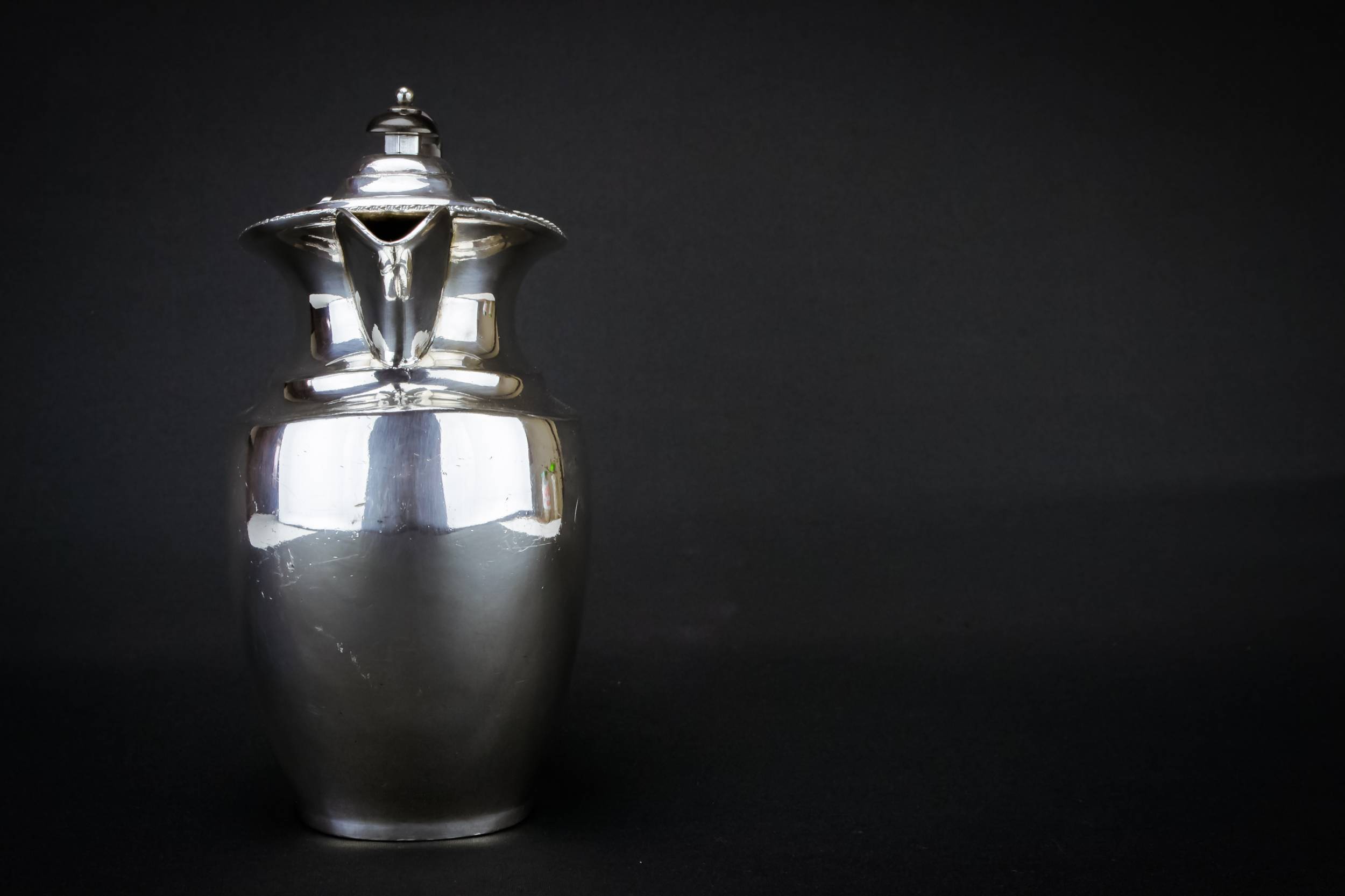 Neo-classical Elegant Gadrooned — Silver plated coffee pot 1