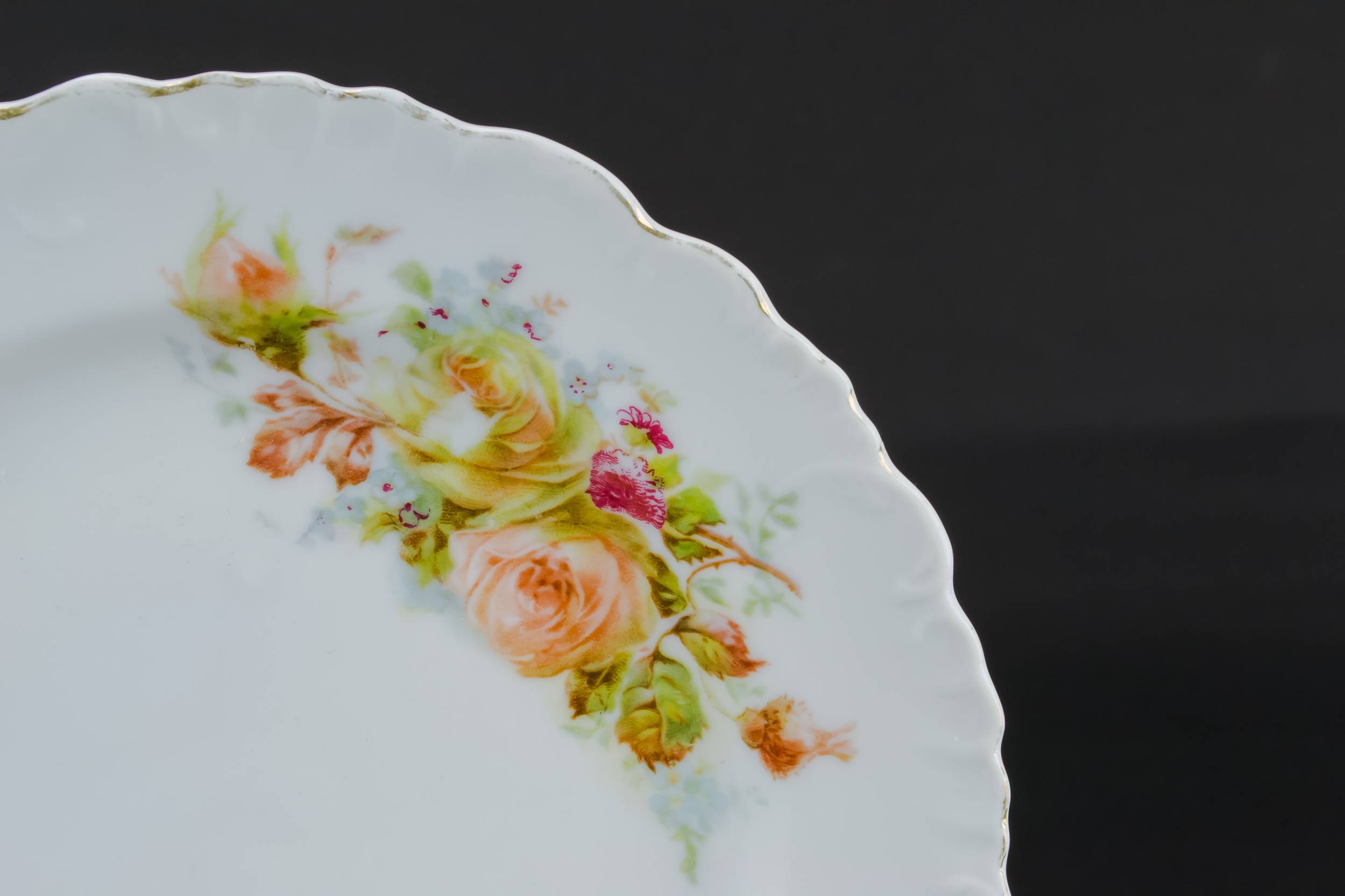 Traditional Porcelain Floral — 4 small porcelain plates 1