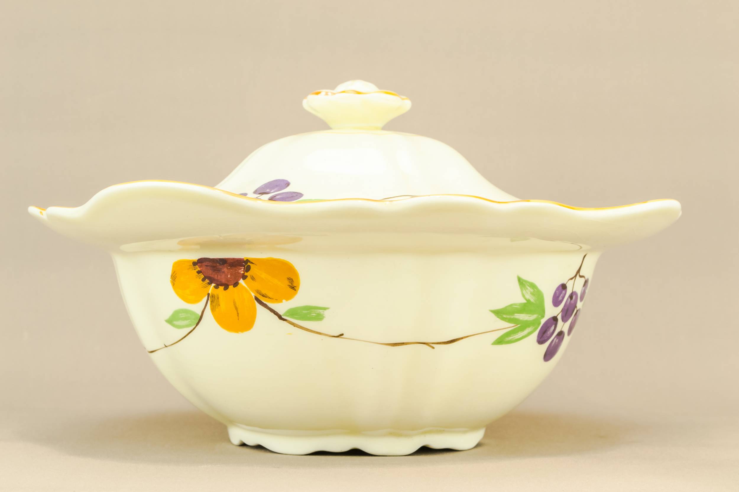 Beautiful Ceramic Floral — Beautiful bowl and lid 2