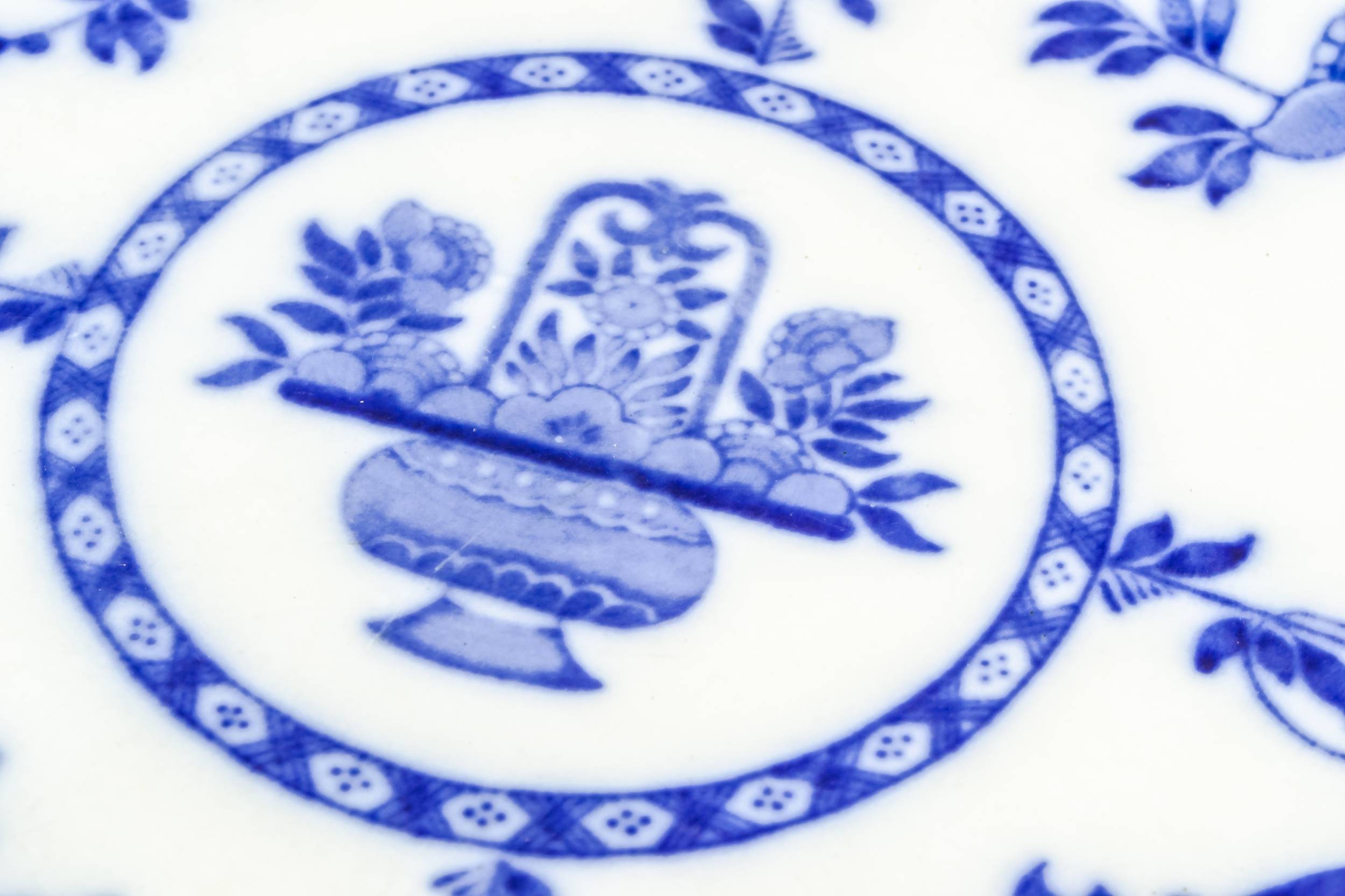 Neo-classical Medium Ceramic — 2 Minton ceramic plates 1