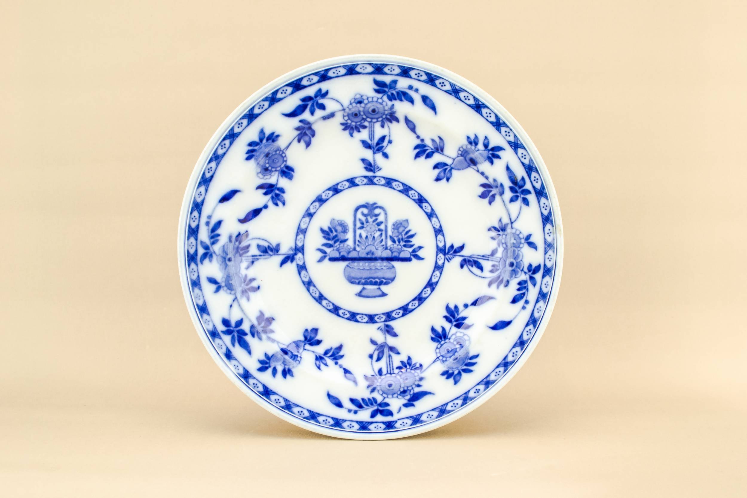 Neo-classical Medium Ceramic — 2 Minton ceramic plates