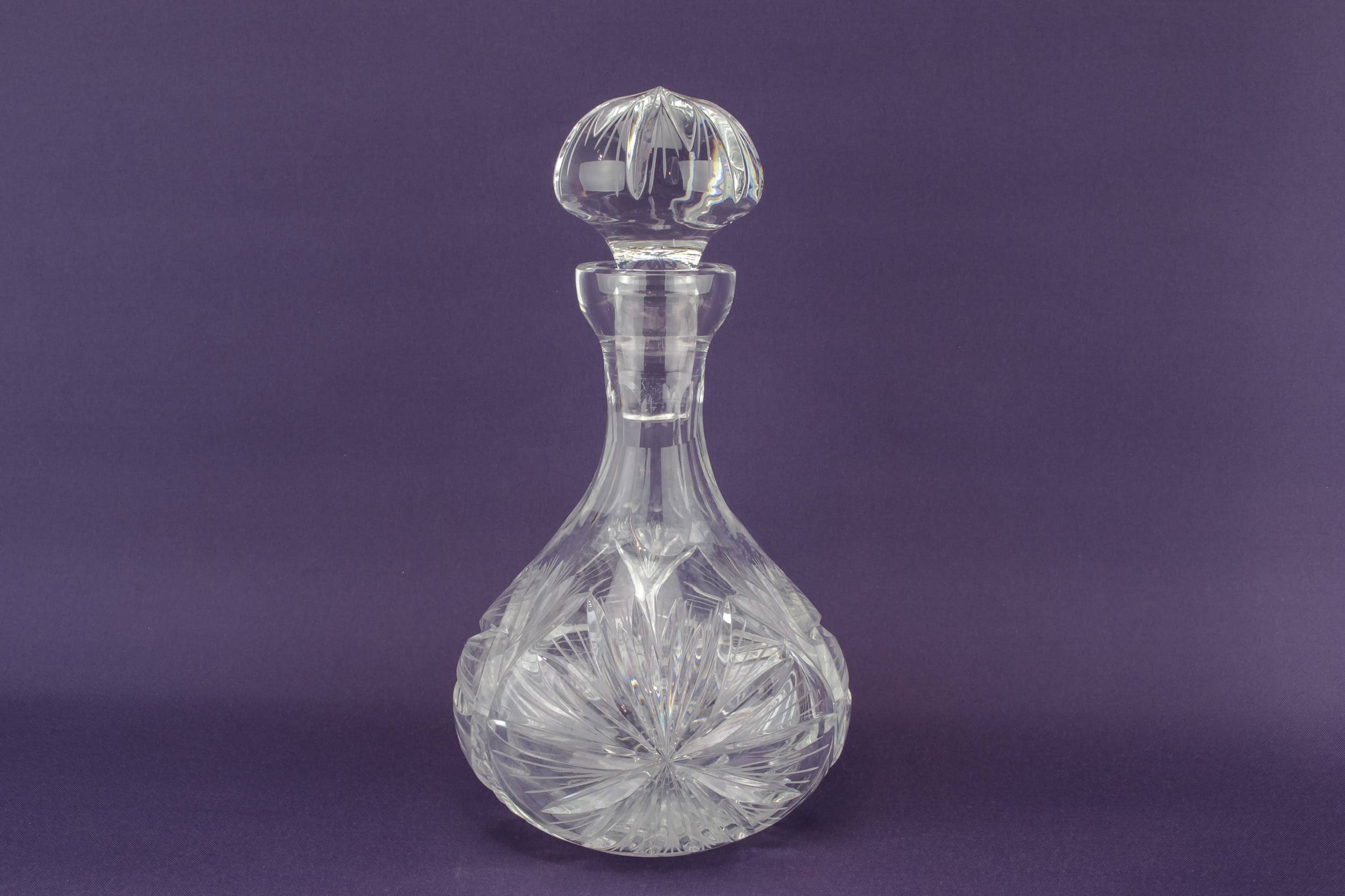 Cut Glass Vintage — Pear cut glass decanter