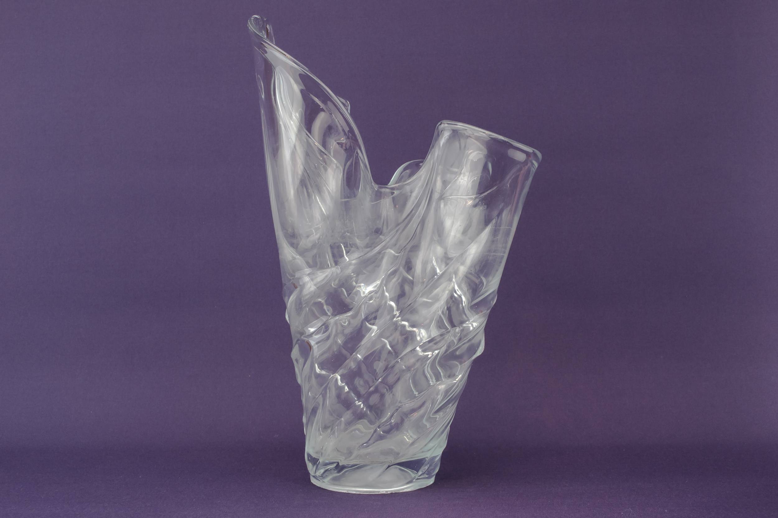 Attractive Vintage Wavy — Wavy Modernist vase 1