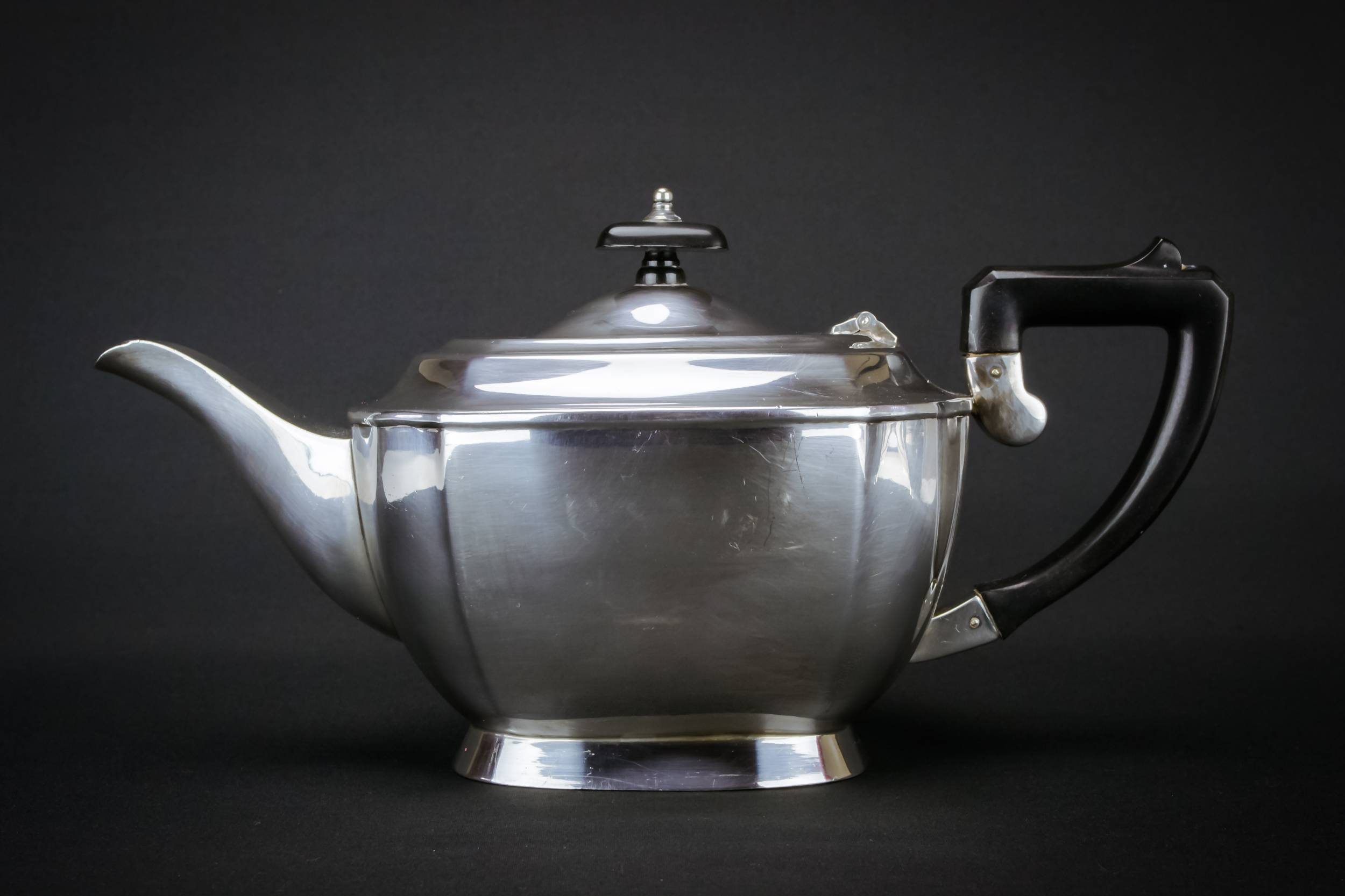 Elegant Vintage Panelled — 3 piece Elkington tea set 1