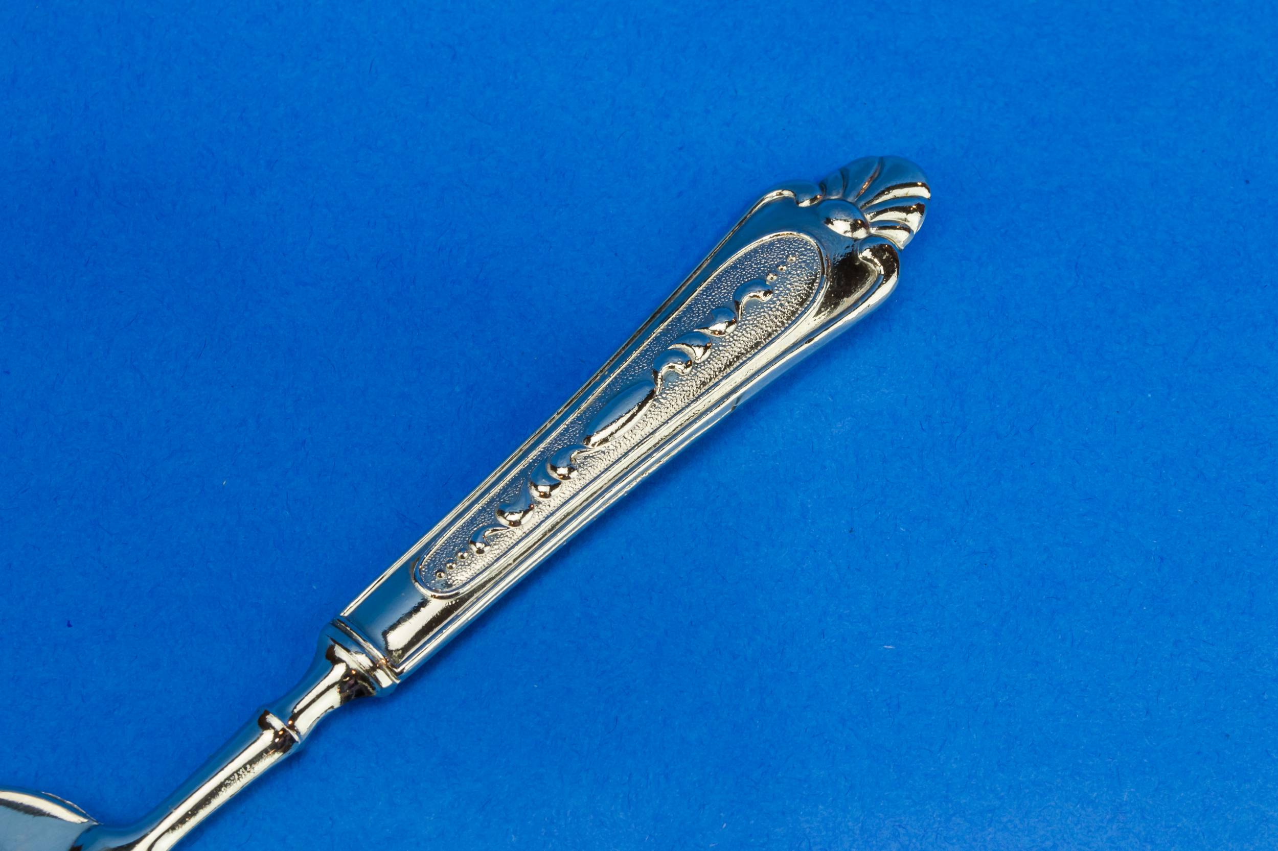 Charming Vintage Floral — Silver plated cake server 1