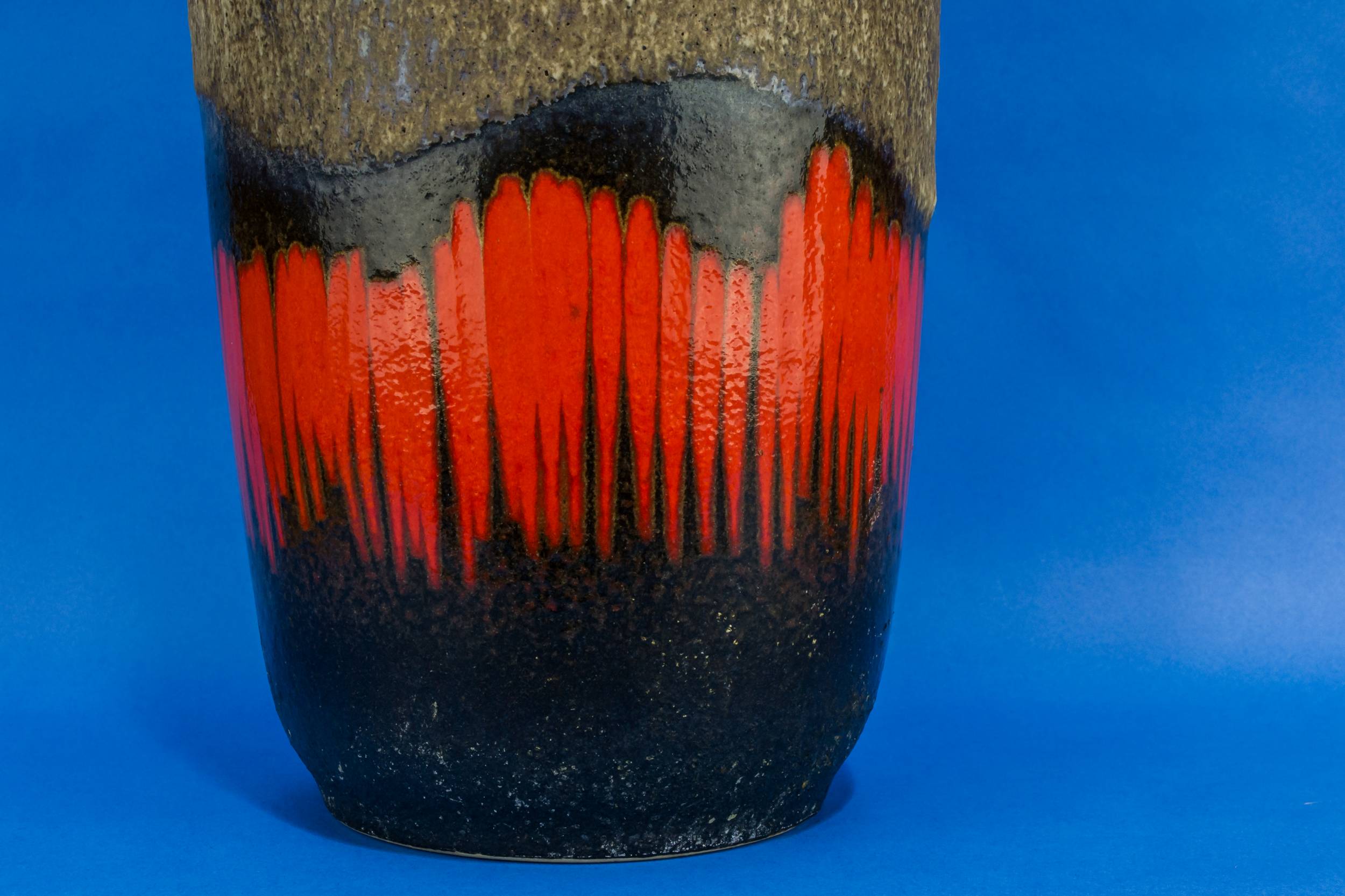 Modernist Vintage Scheurich — Large lava vase 3