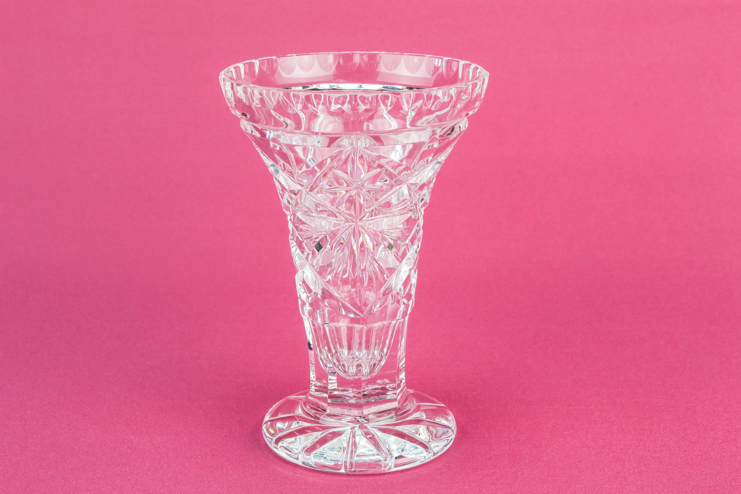 Retro Slick Diamond — Cut glass small vase