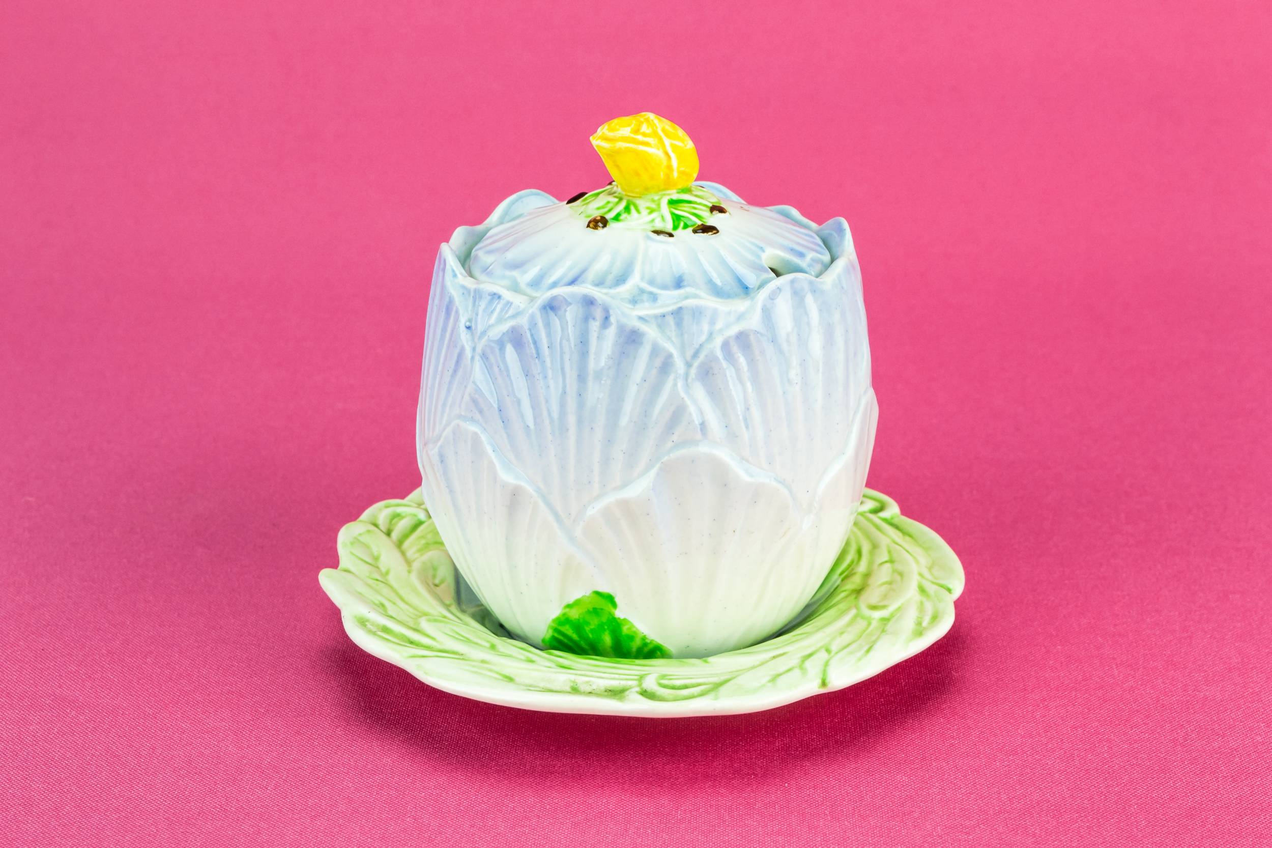 Charming Vintage Leaf — Ceramic leaf condiment pot