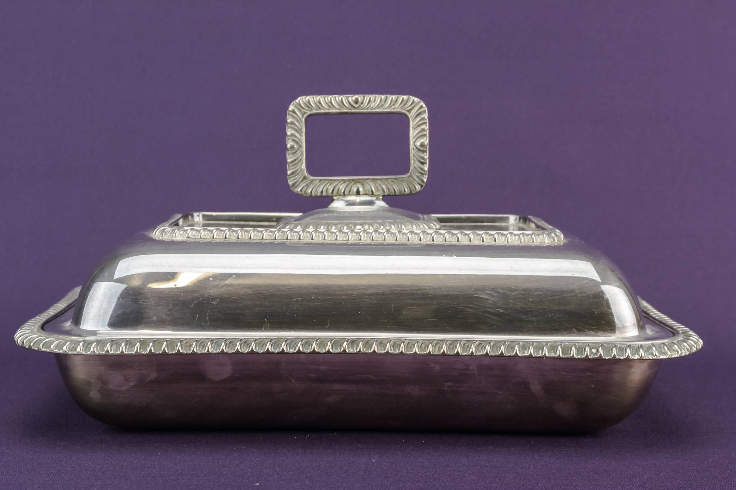 Vintage Traditional Gadrooned — Art Deco hot serving dish 1
