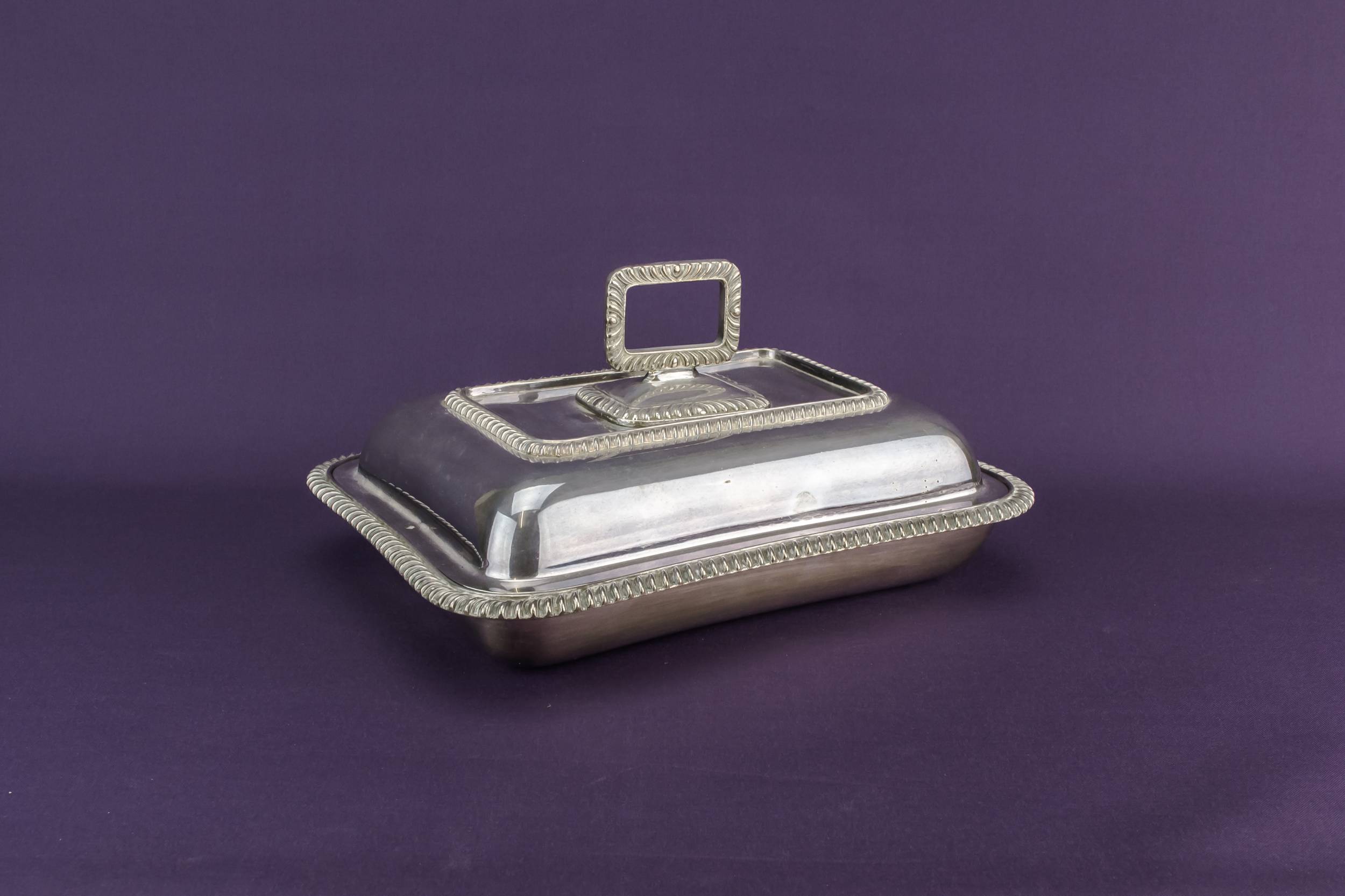 Vintage Traditional Gadrooned — Art Deco hot serving dish