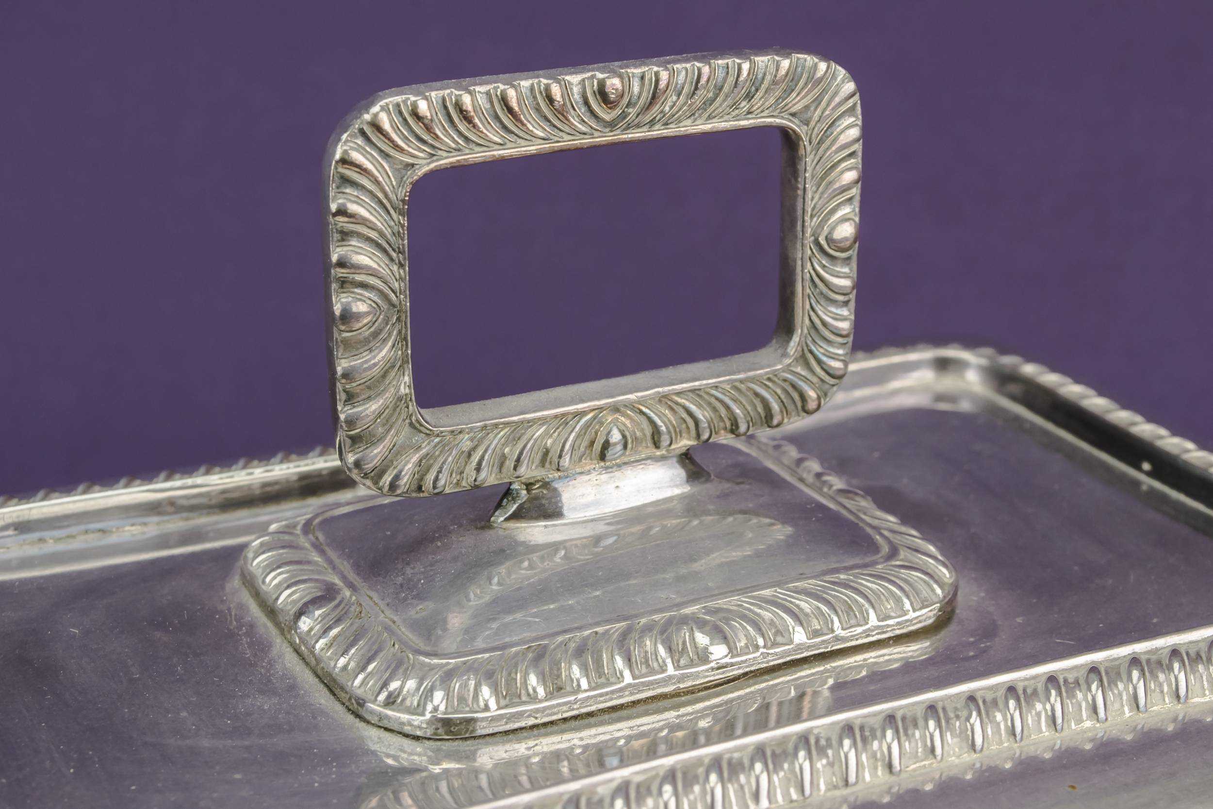 Vintage Traditional Gadrooned — Art Deco hot serving dish 2