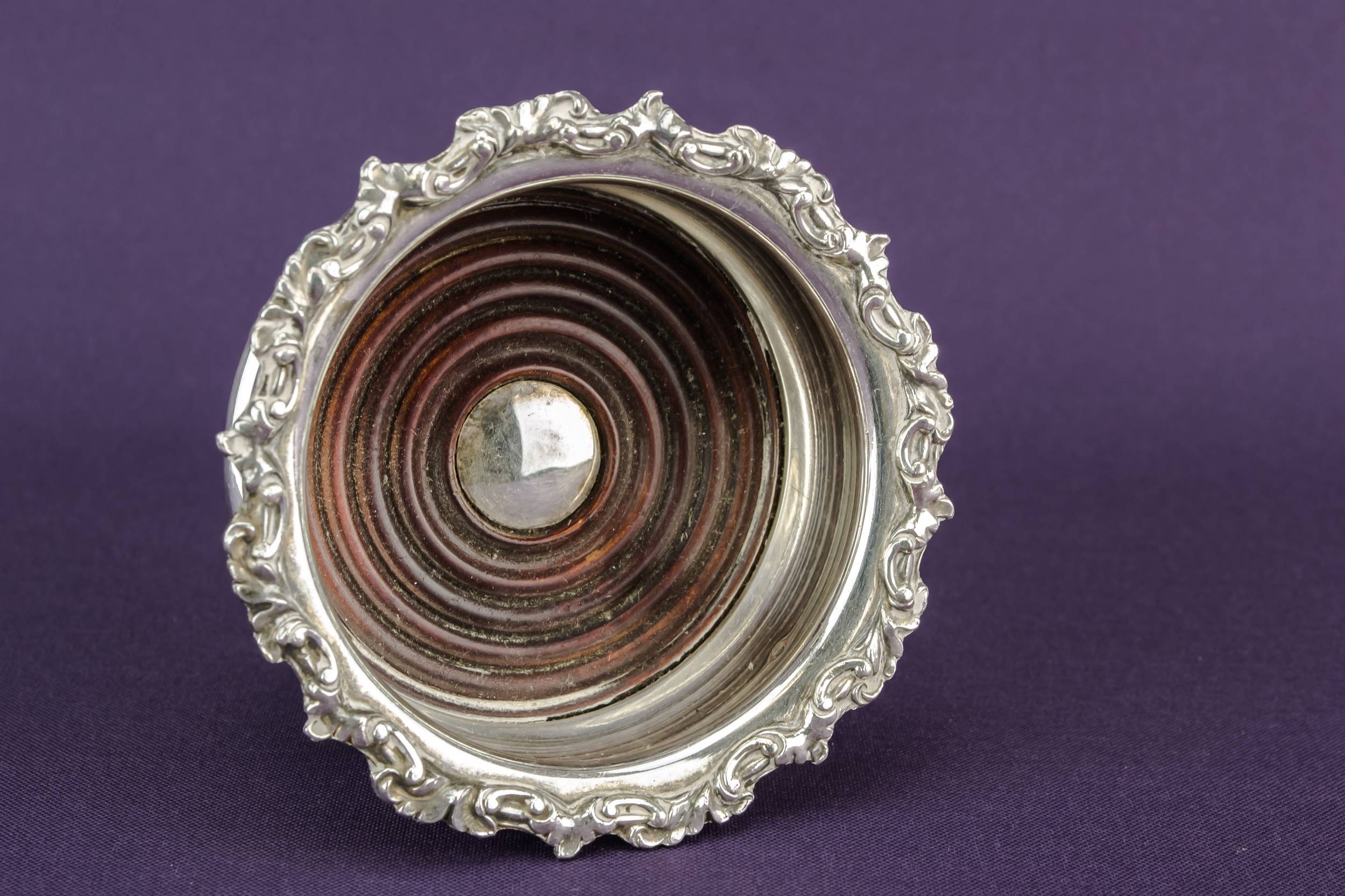 Silver Plated Metal — Dessert wine bottle coaster 1