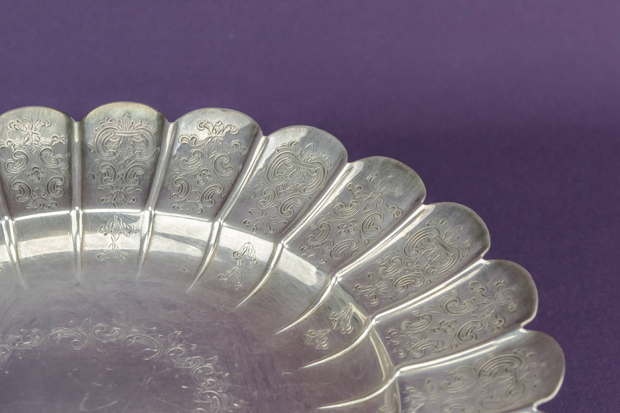 Neo-classical Spectacular Floral — Silver plated cake stand 3