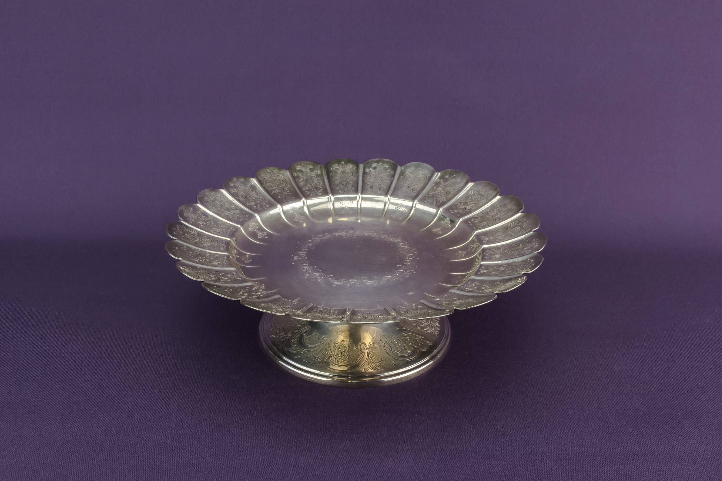 Neo-classical Spectacular Floral — Silver plated cake stand 5