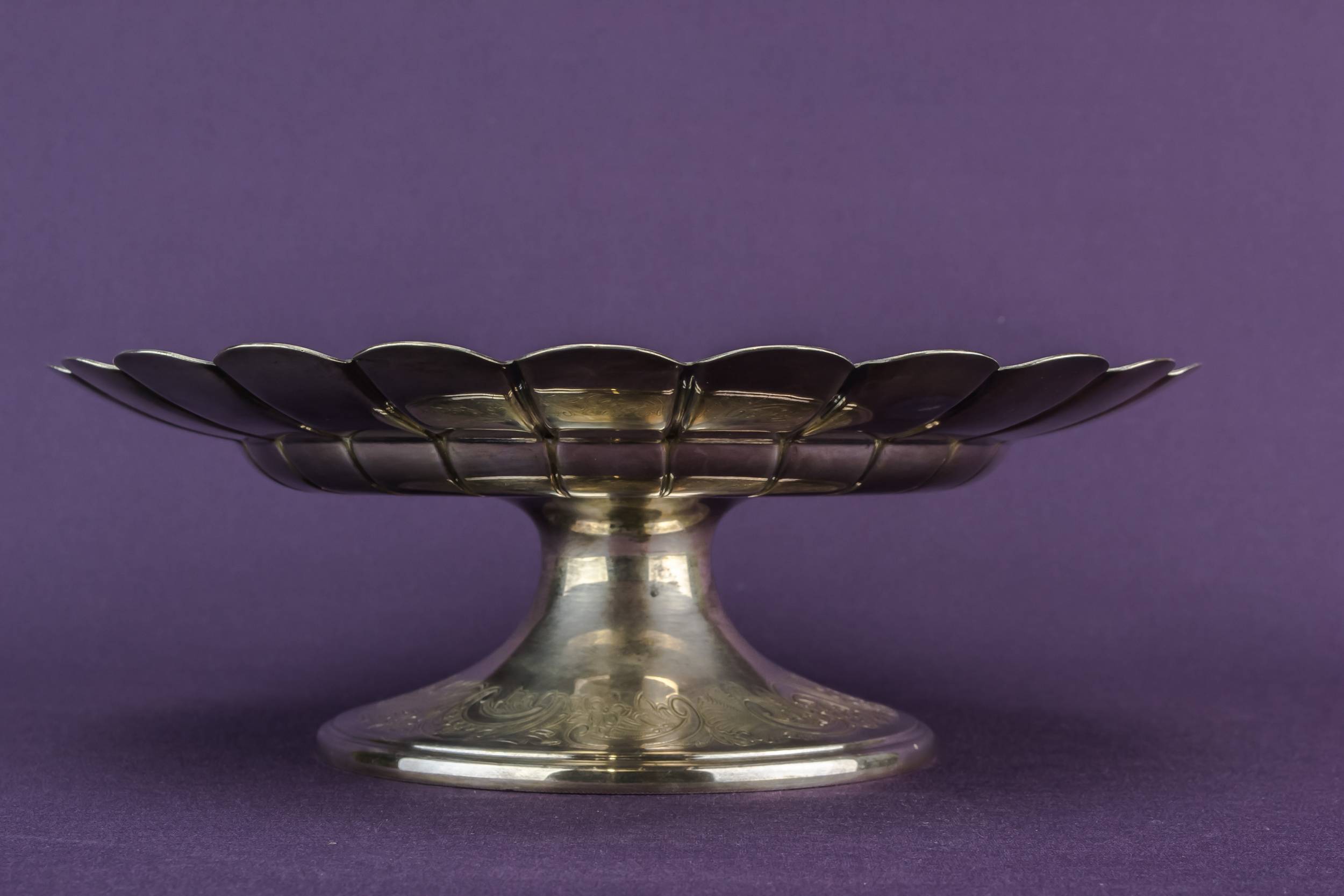 Neo-classical Spectacular Floral — Silver plated cake stand 2