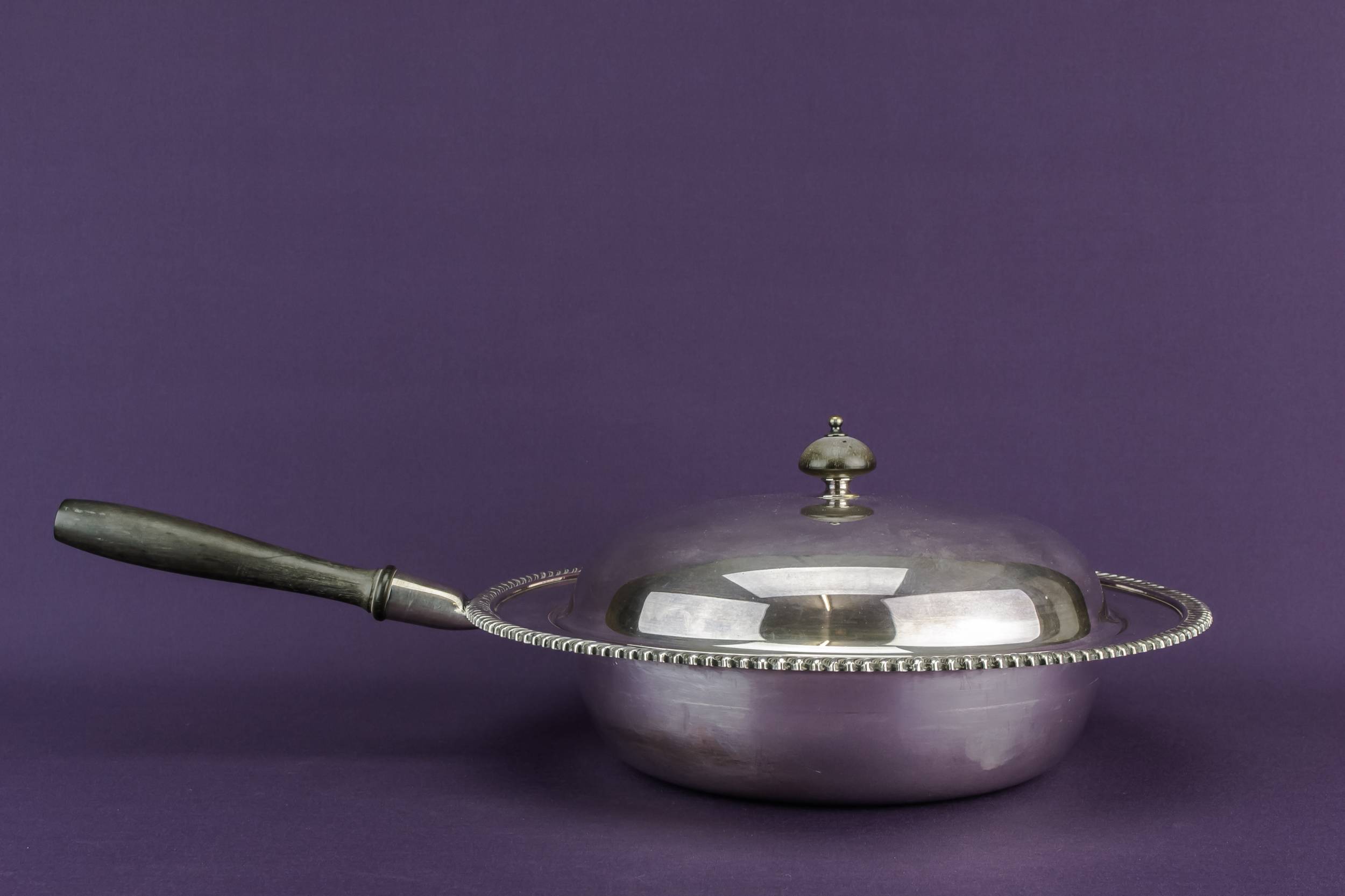 Vintage Chafing Dish — Silver plated chafing dish 1