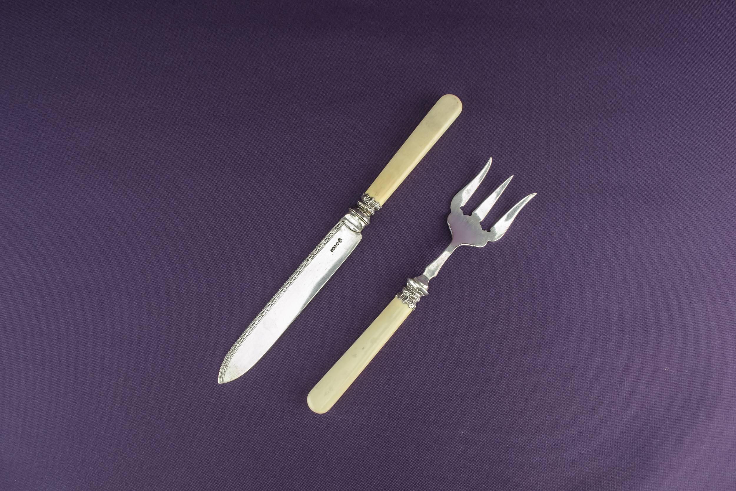 Serving fork & knife set