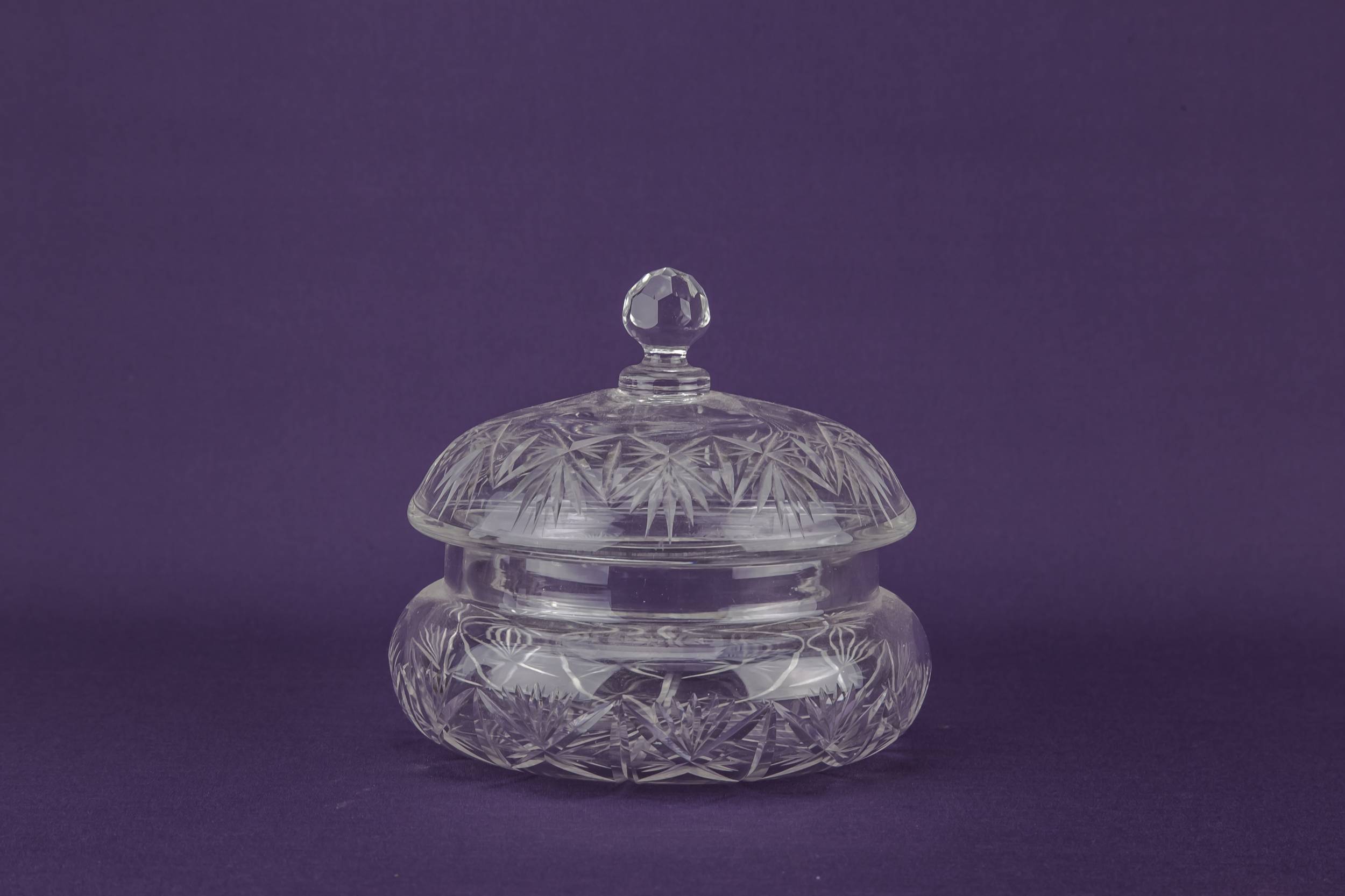 Glass Retro Diamond — Cut glass butter dish