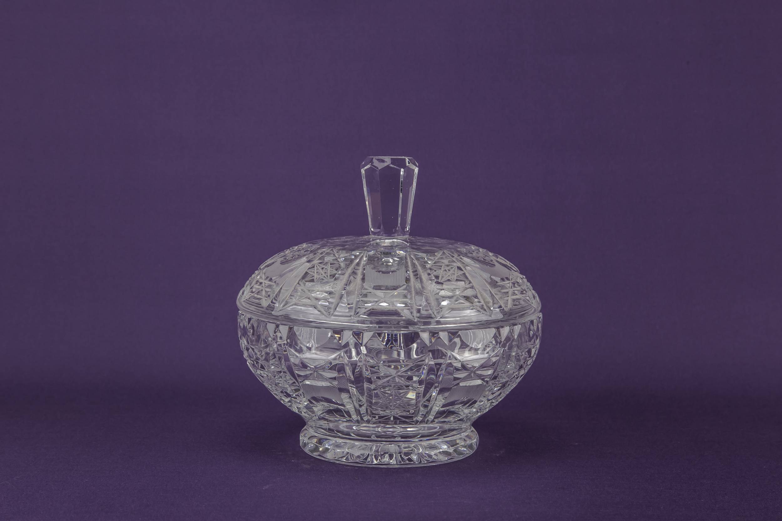 Classical Vintage Glass — Cut crystal glass bowl