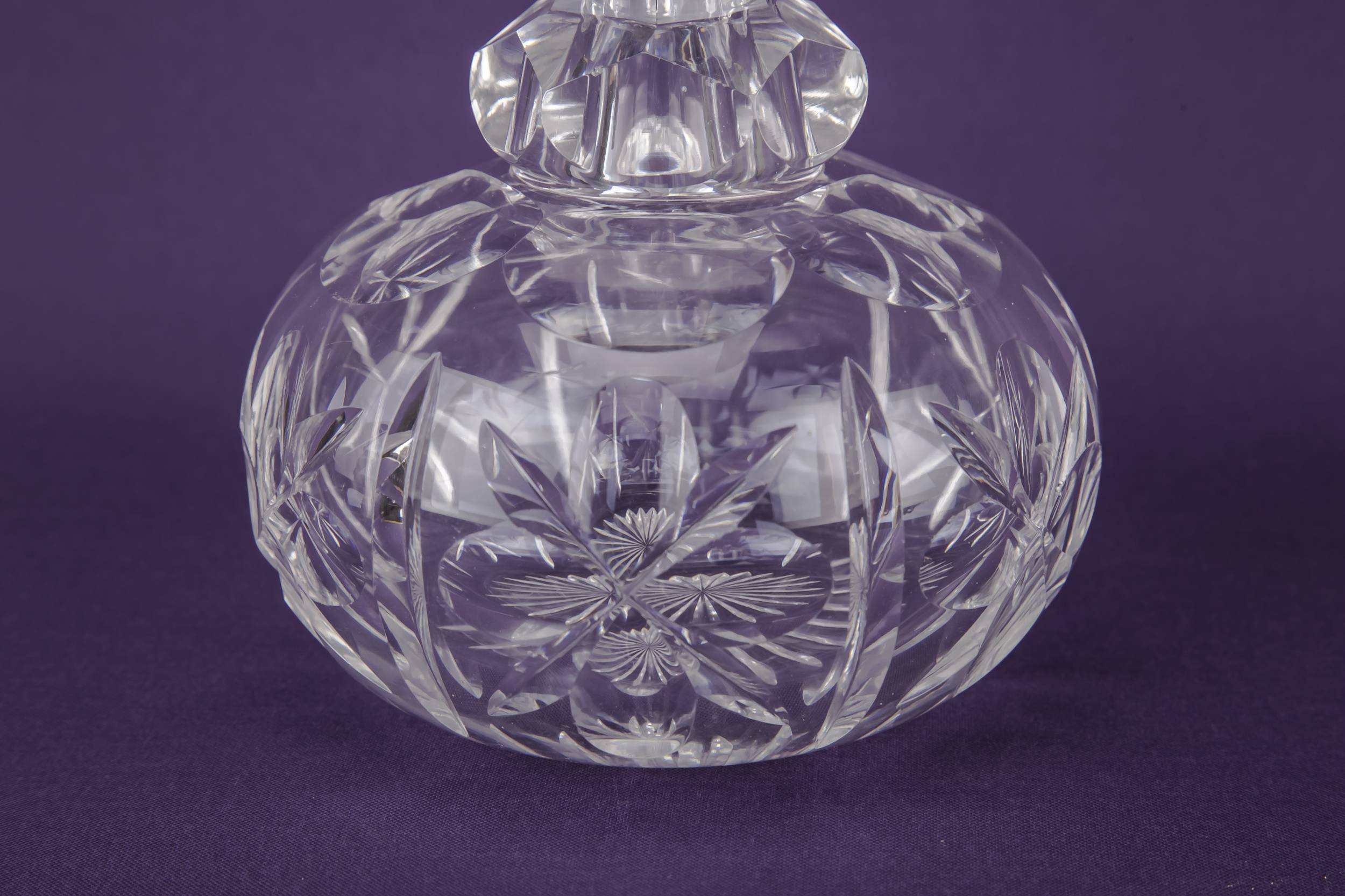 Cut Glass Antique — Cut glass sherry decanter 1
