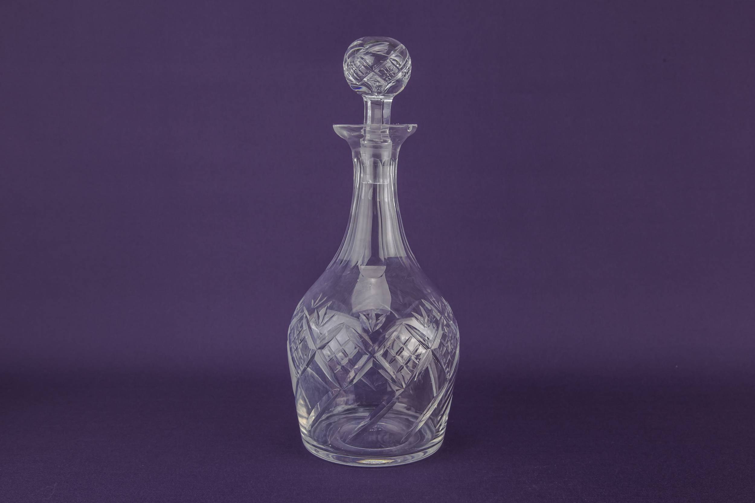 Vintage Cut Glass — Red wine decanter