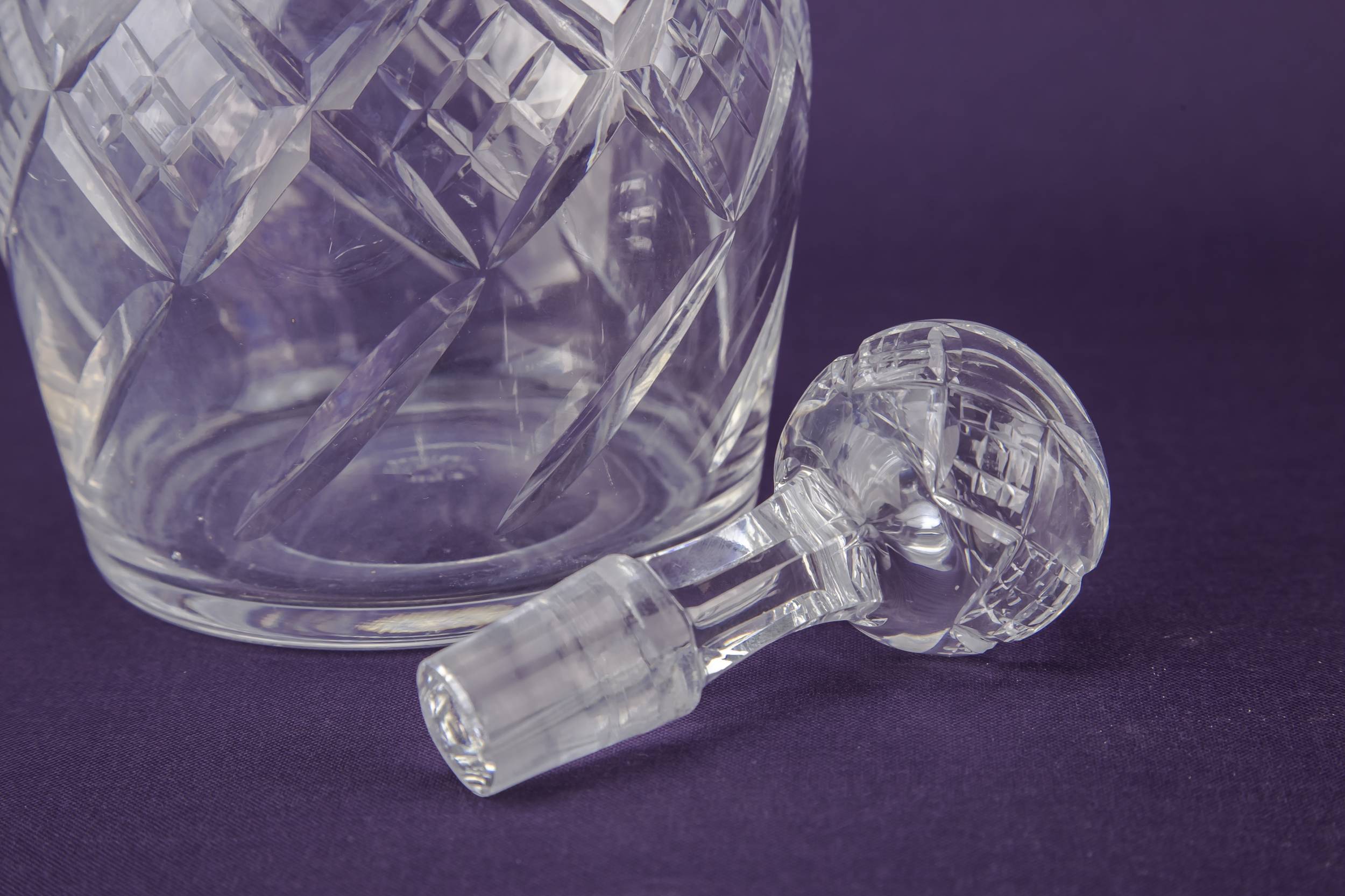Vintage Cut Glass — Red wine decanter 1