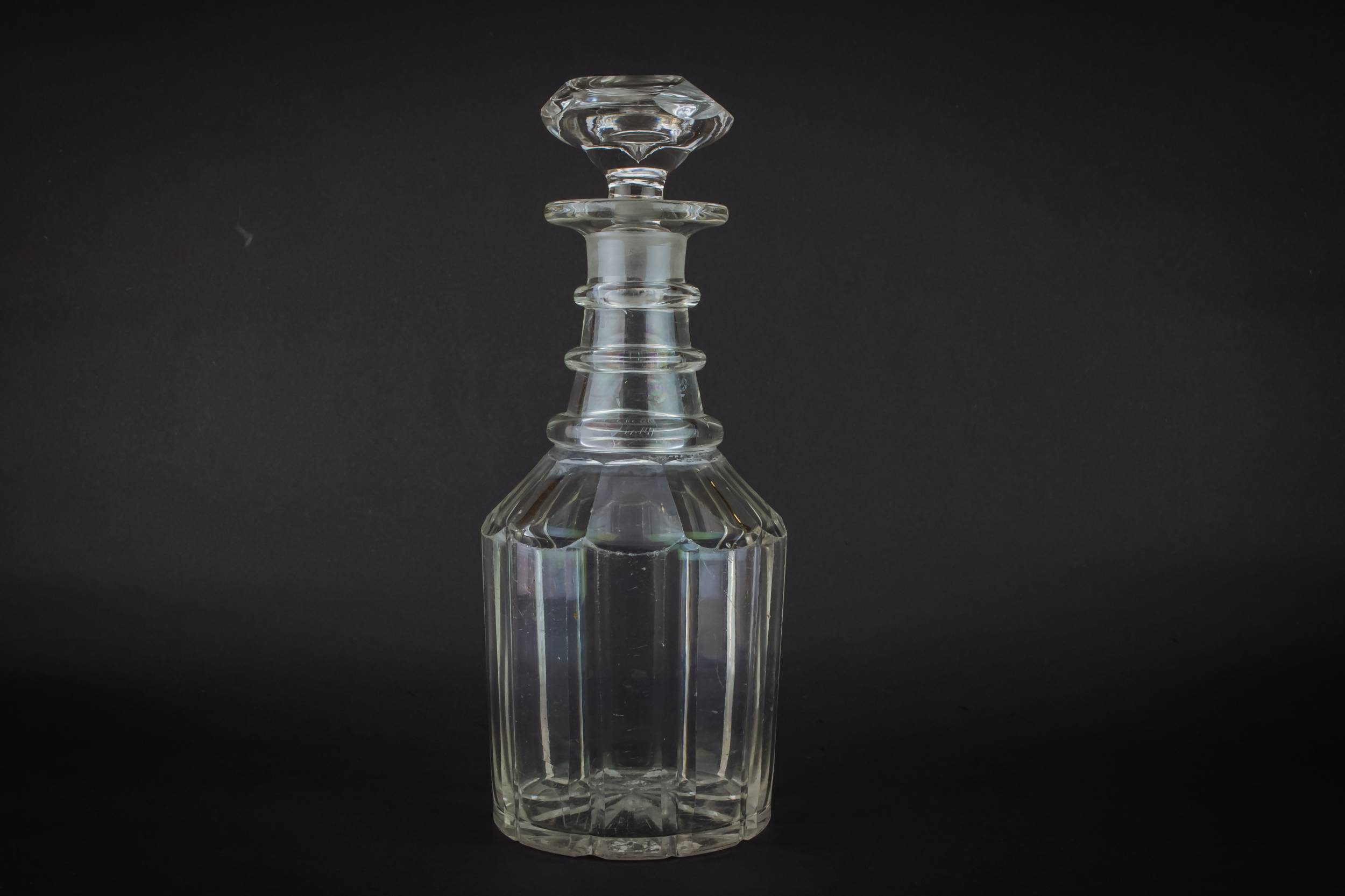 Cut Glass Barrel — Barrel cut glass decanter 2
