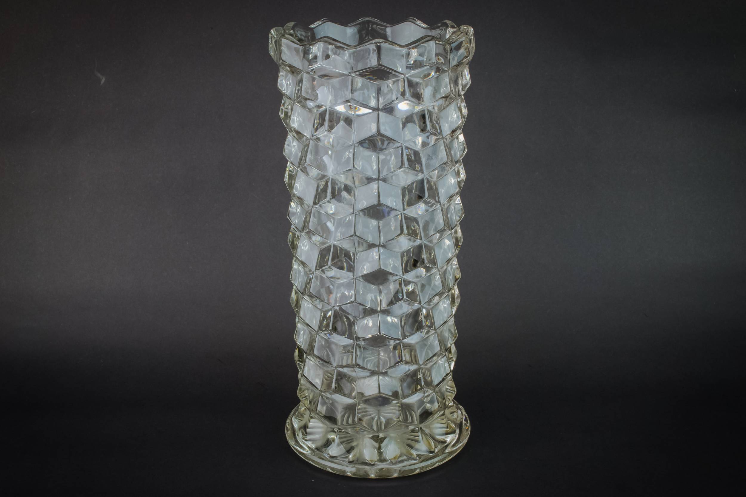 Slick Mid-century Modern — Mid-Century Modern vase 2