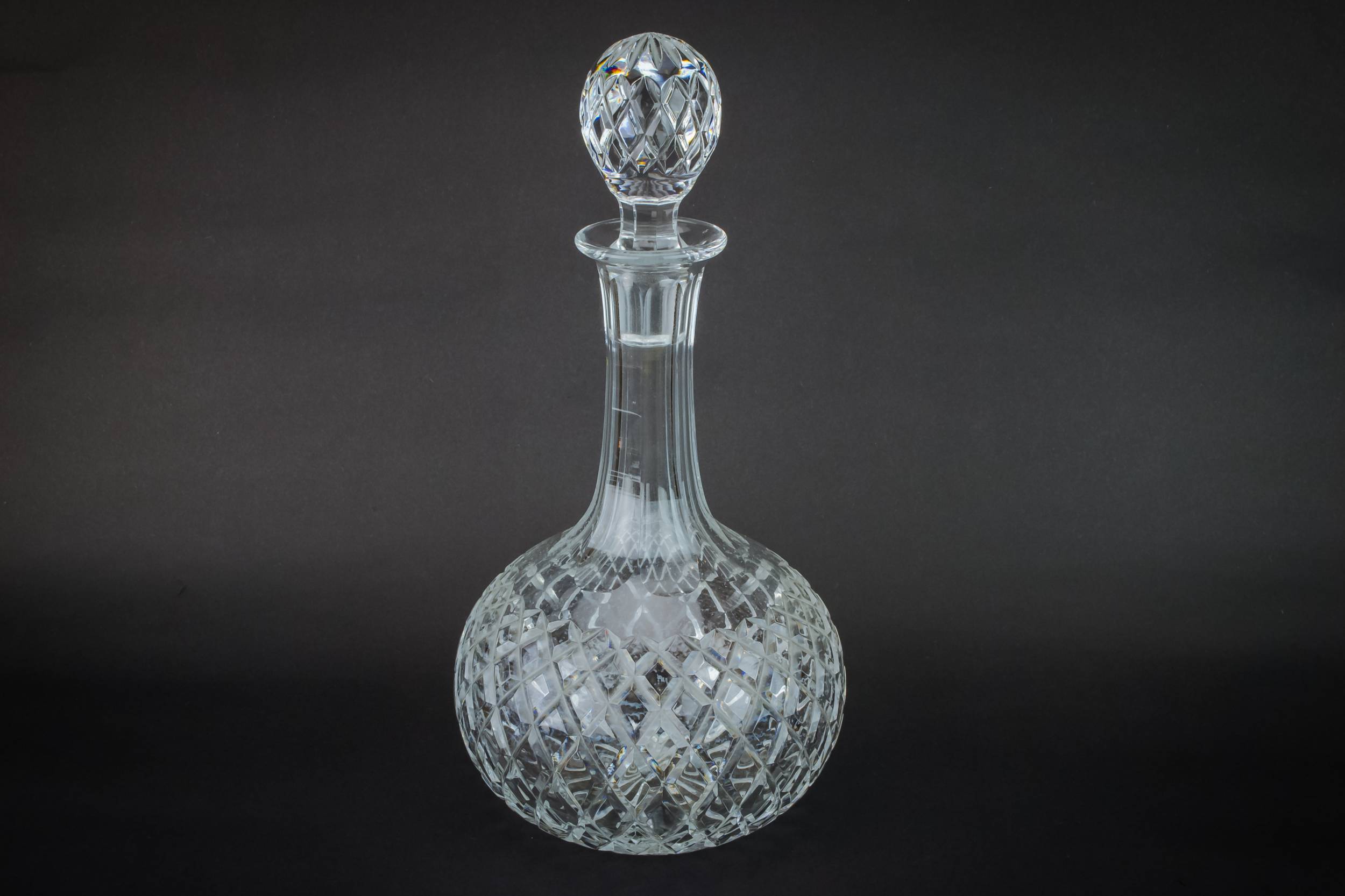 Ovoid Retro Red — Sherry cut glass decanter