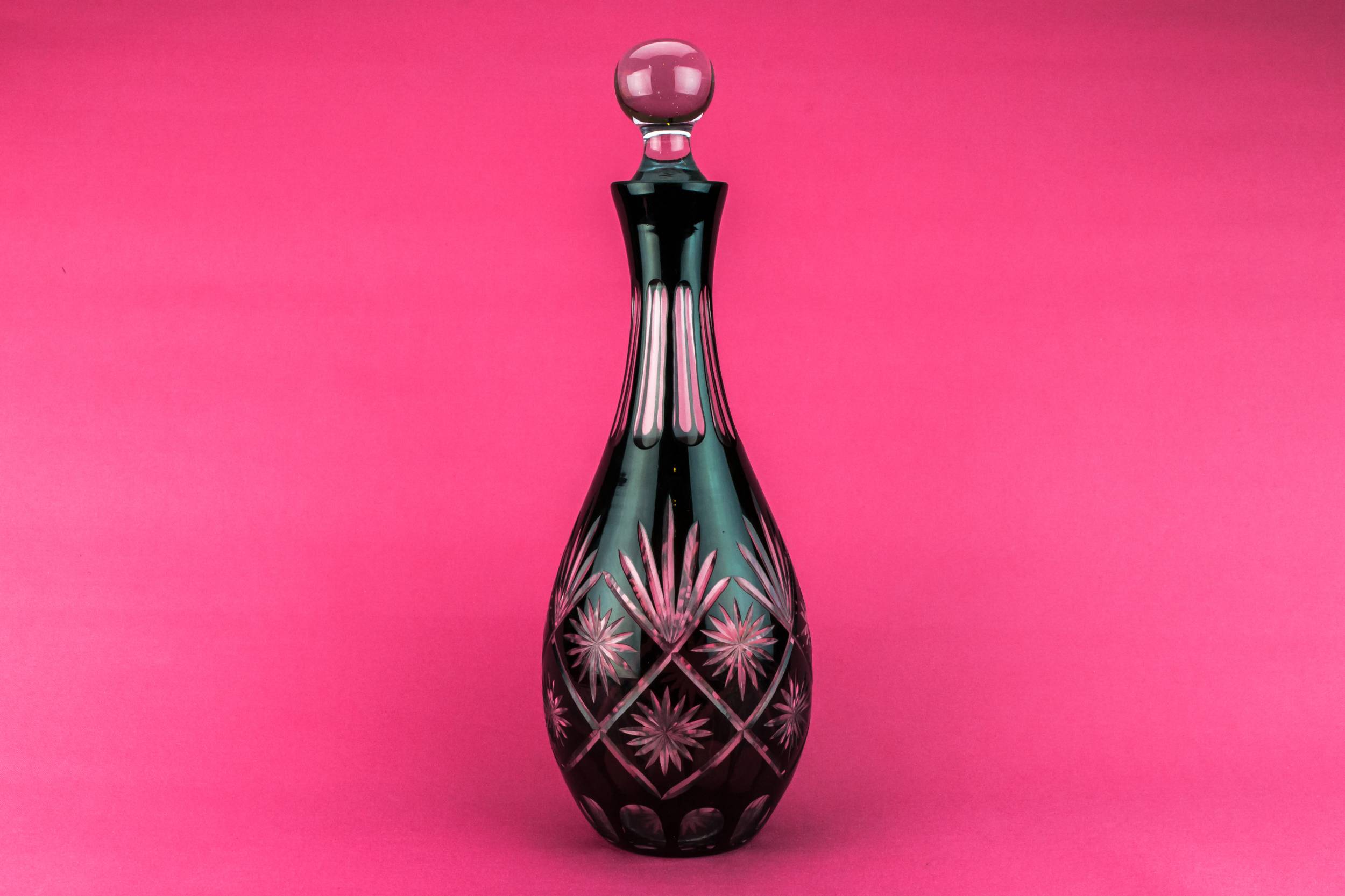 Cut Glass Retro — Ruby red cut glass decanter 1