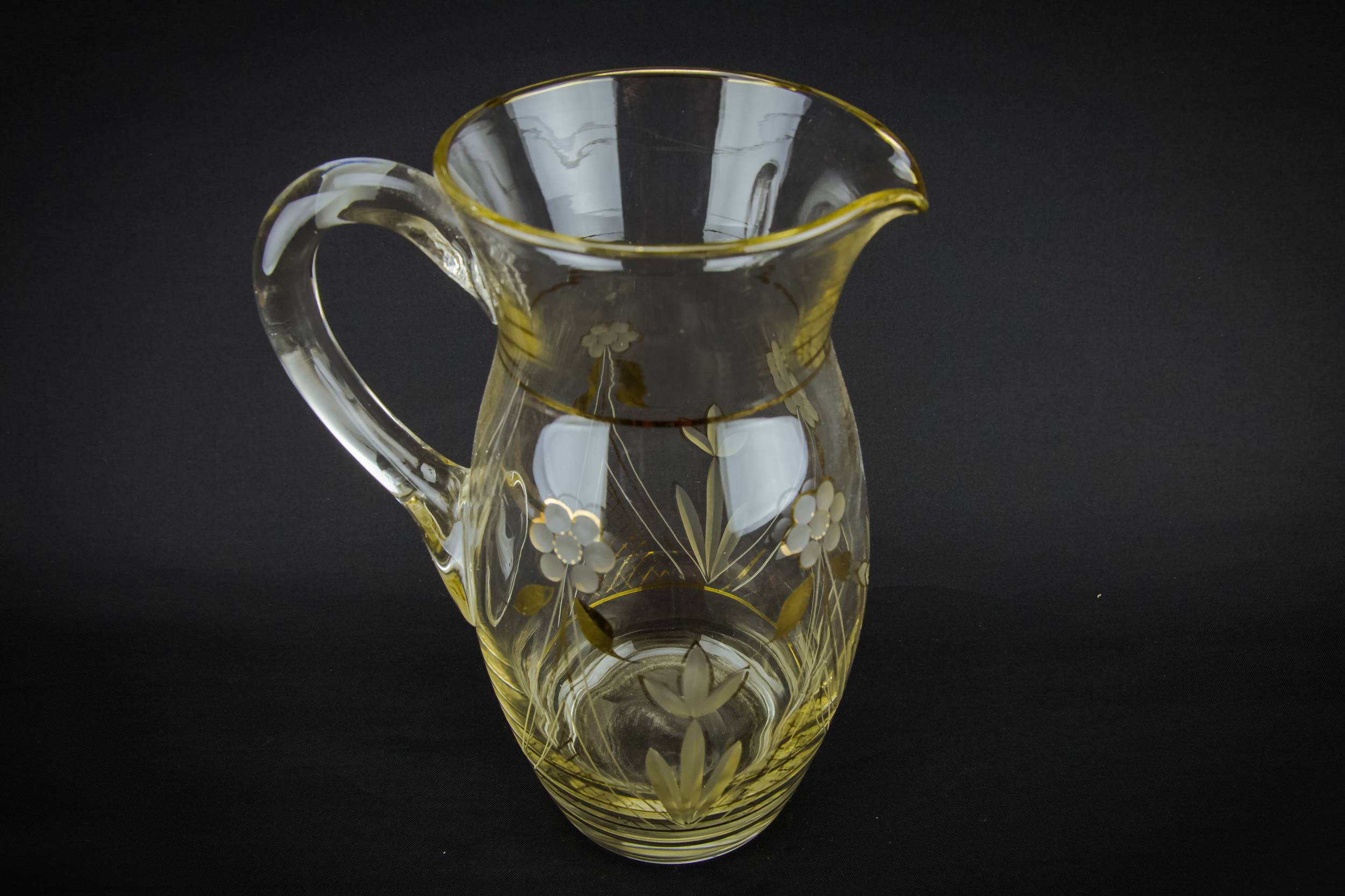Elegant Glass Vinegar — Floral glass water jug 3