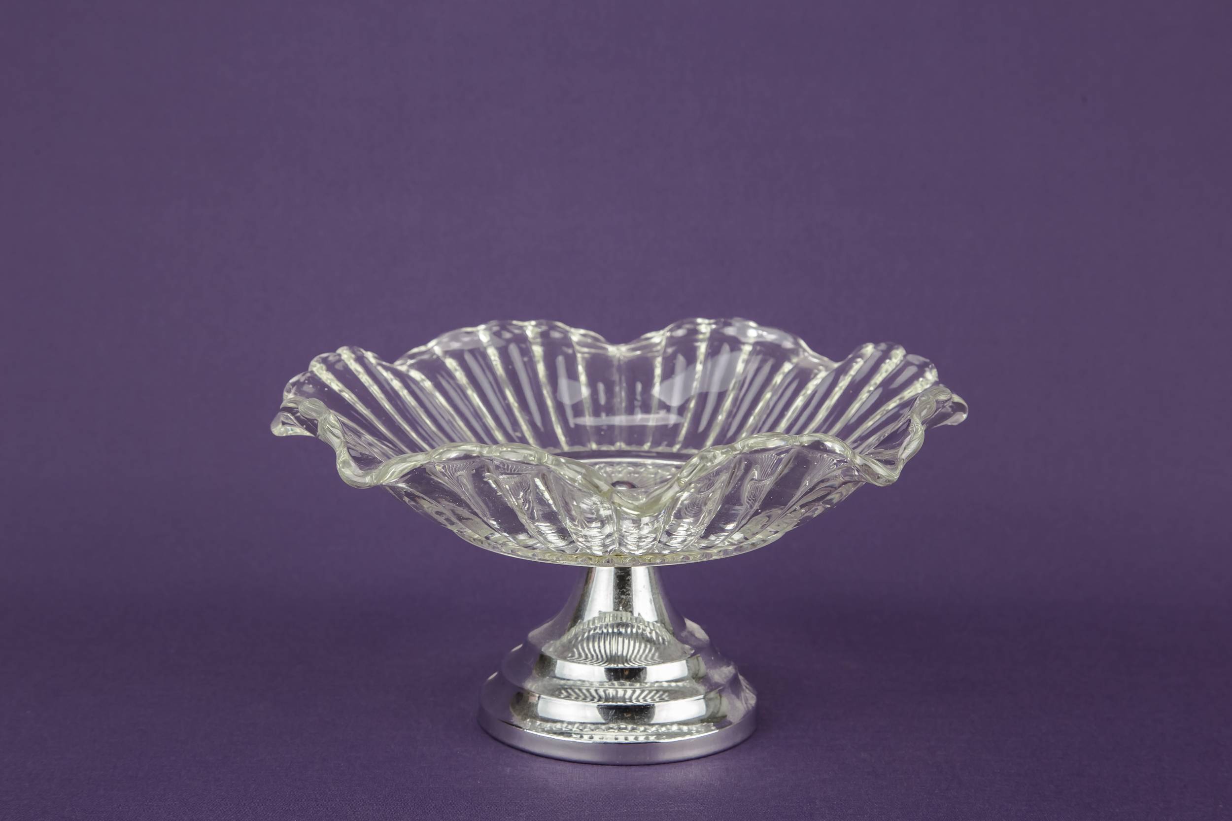 Beautiful Glass Wavy — Glass & silver plated tazza