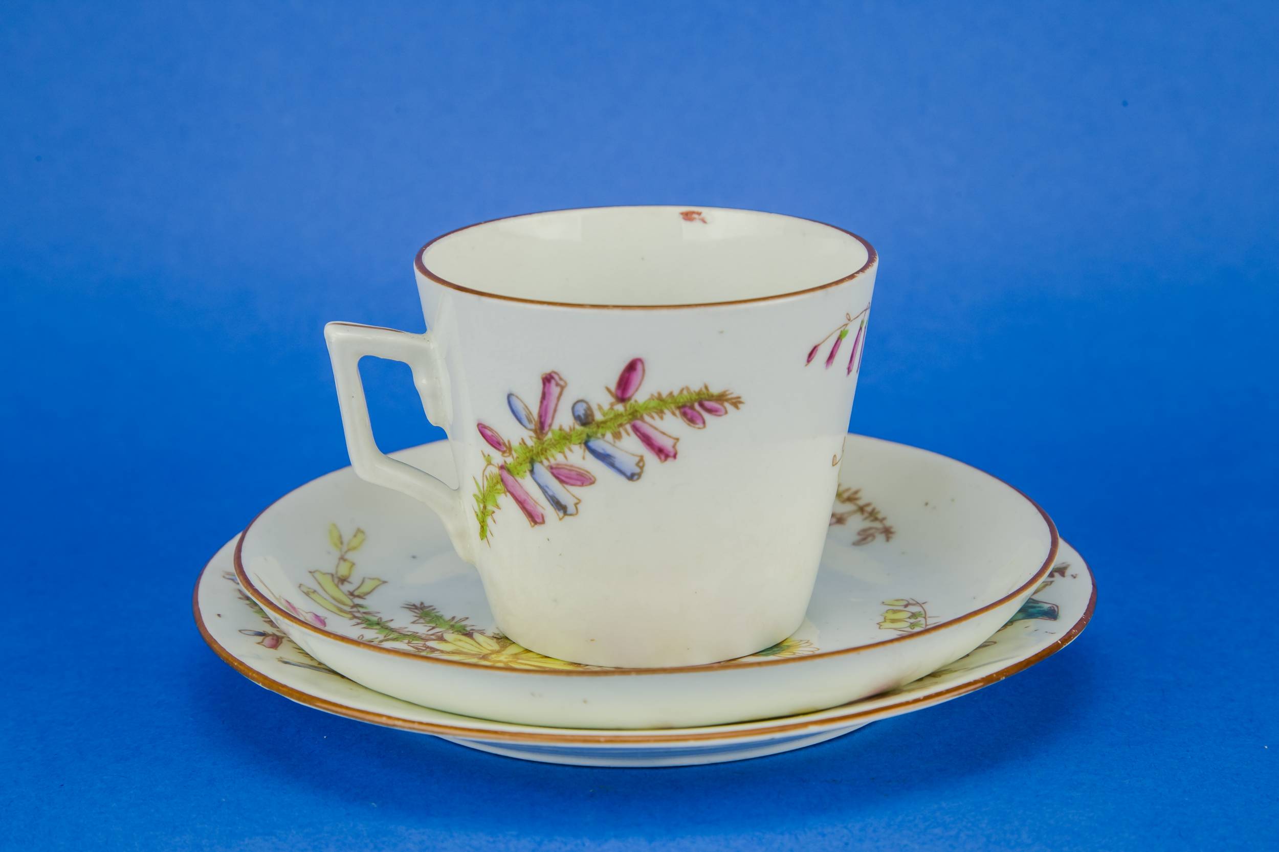 Persons Luxurious Aesthetic — Porcelain tea set for 6 3