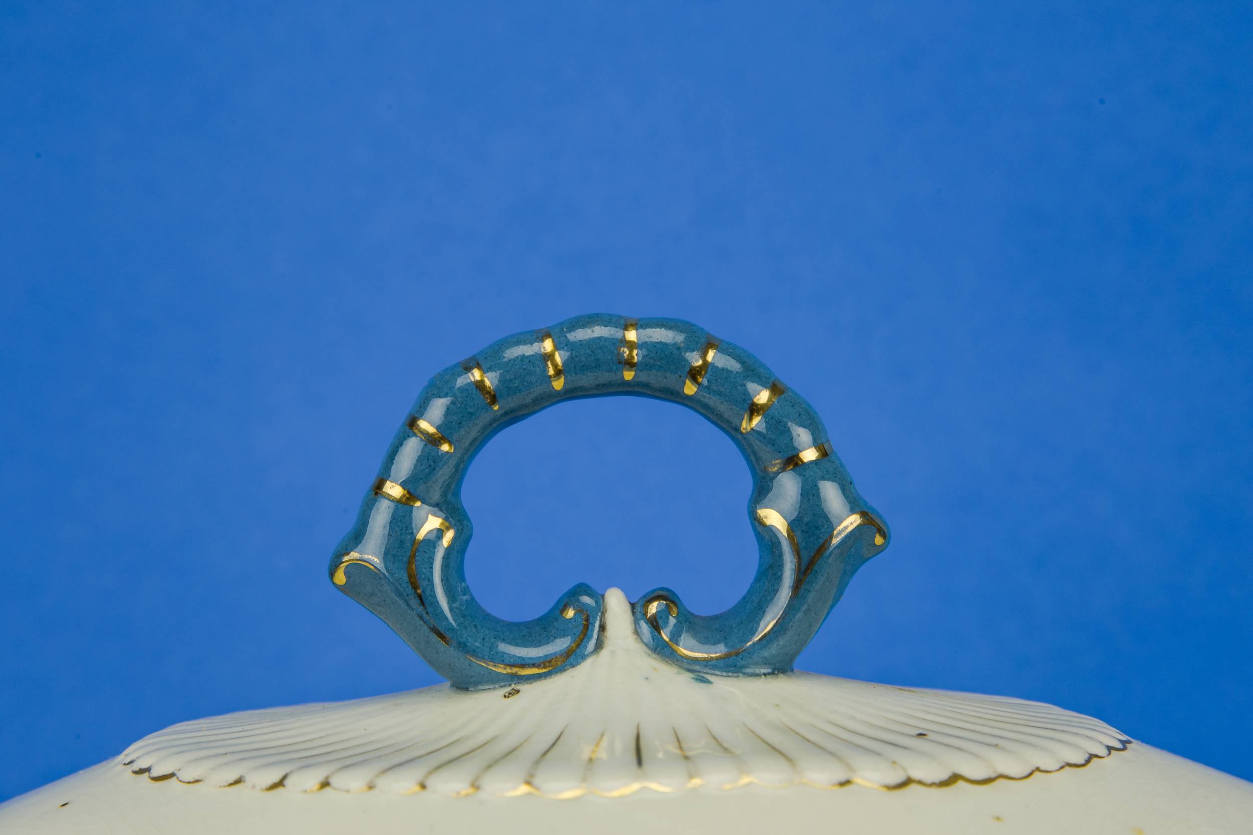Unusual Aesthetic Movement — Large floral tureen 1