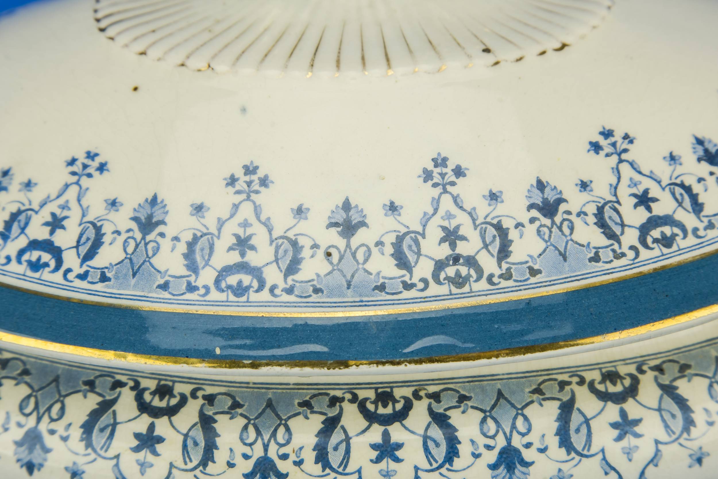 Unusual Aesthetic Movement — Large floral tureen 4