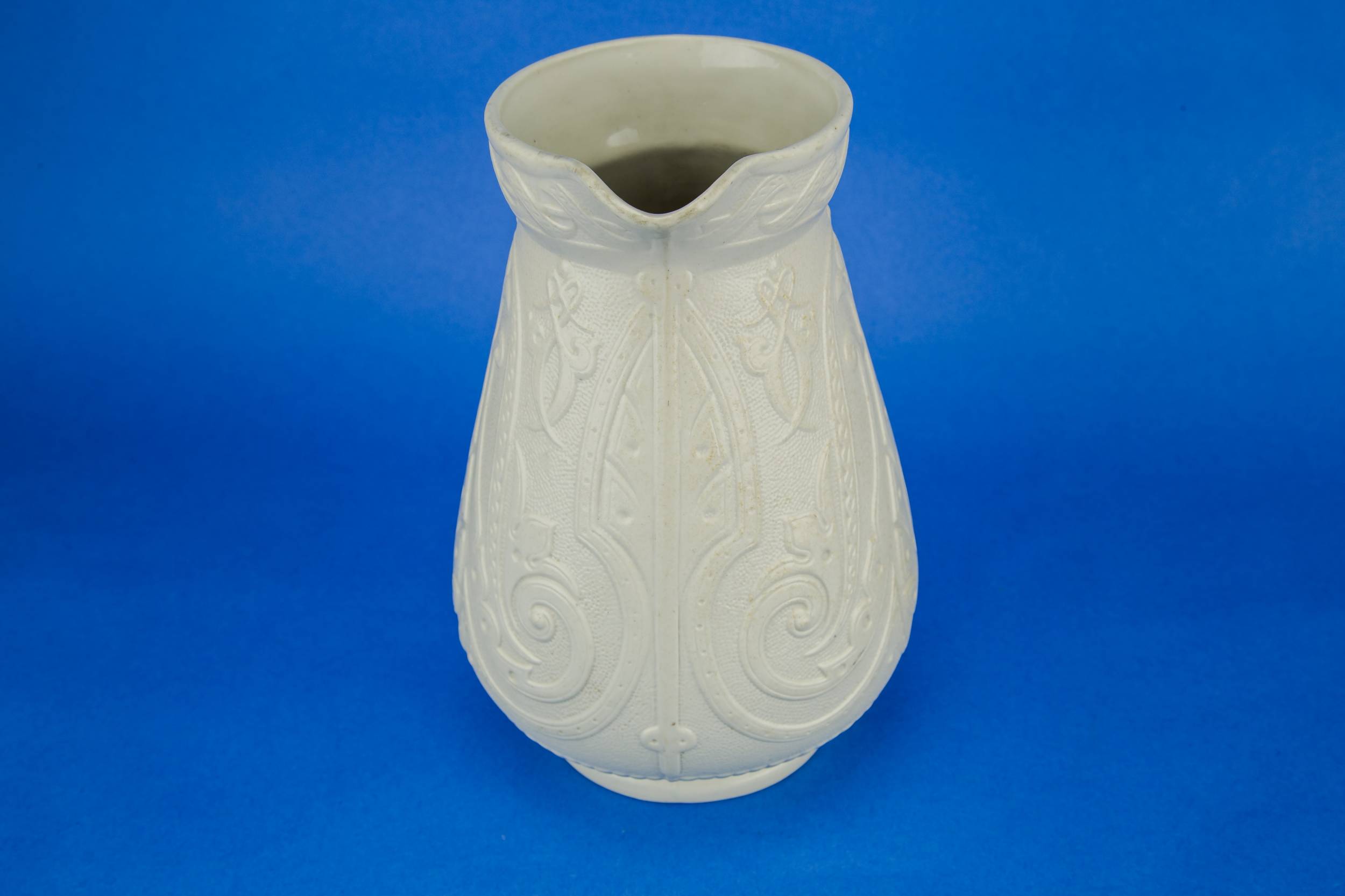 Gothic Revival Antique — Porcelain water jug 4